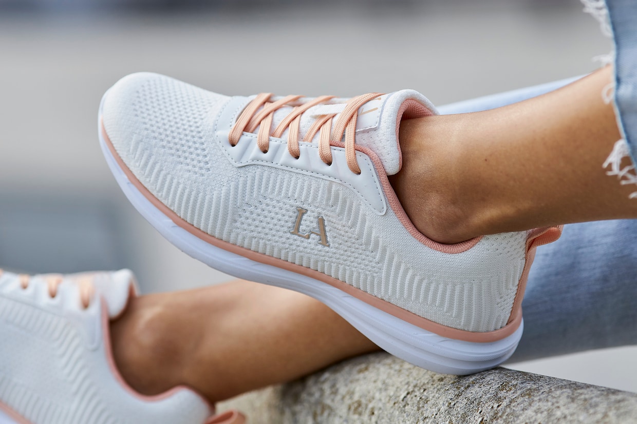 LASCANA Sneaker - weiß/rosé