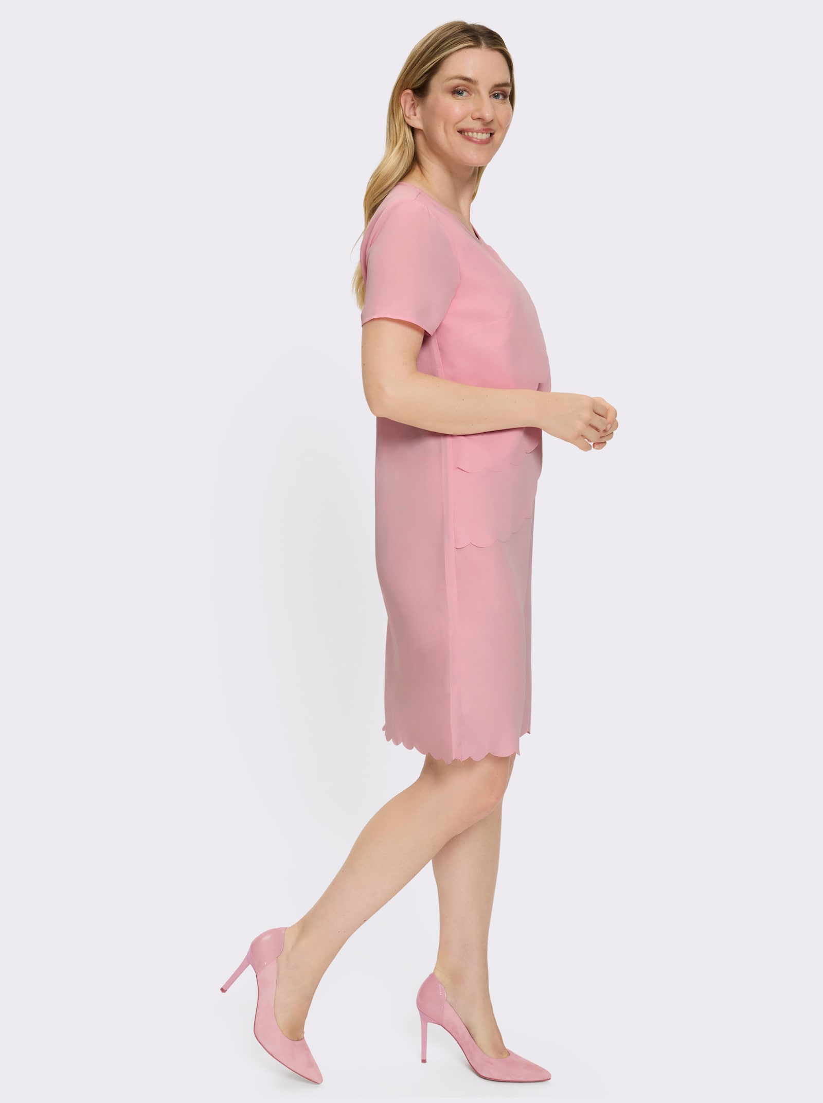 Stufenkleid mit Wellenkanten vorne - hortensie