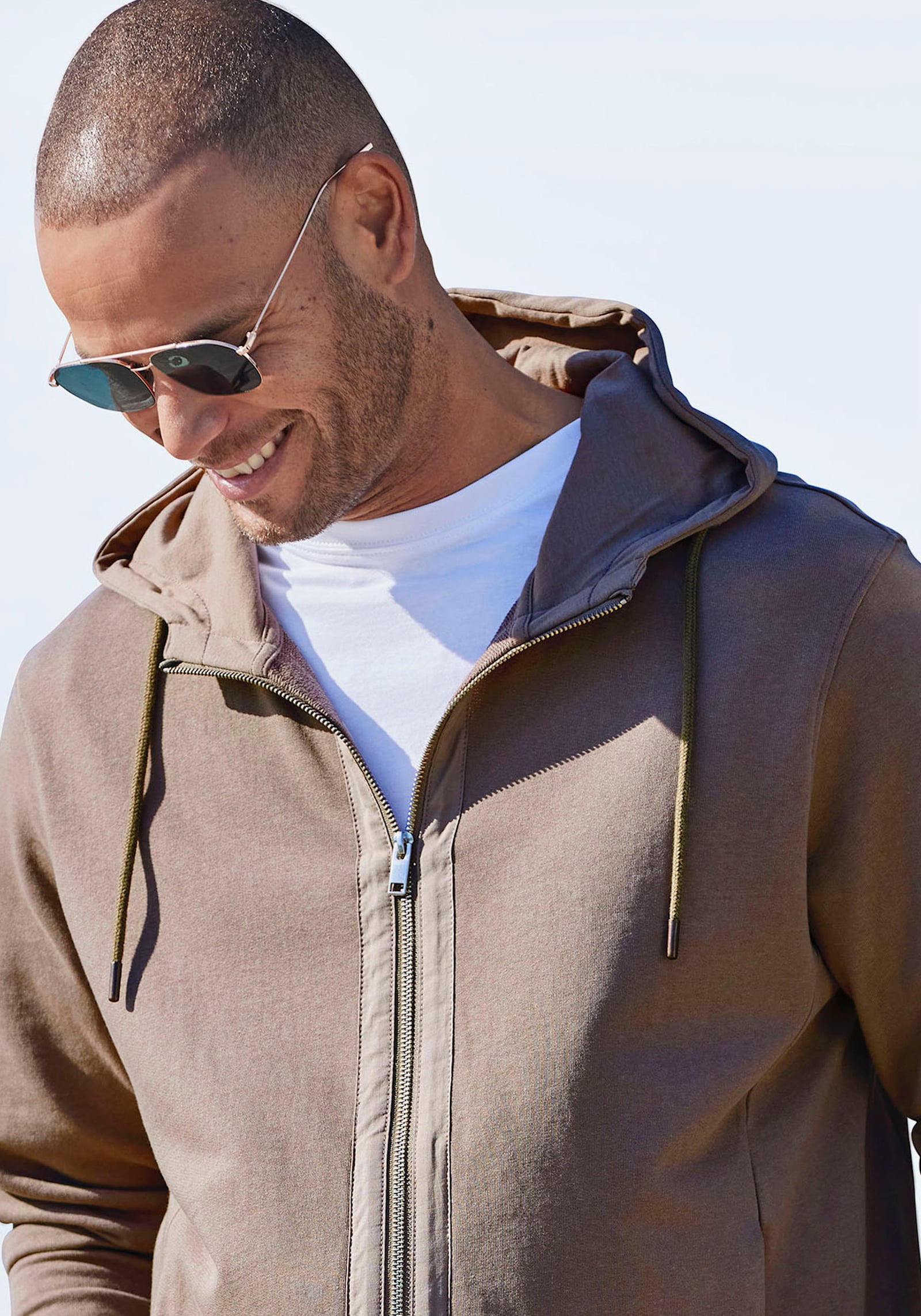 AUTHENTIC LE JOGGER Kapuzensweatjacke - hellbraun