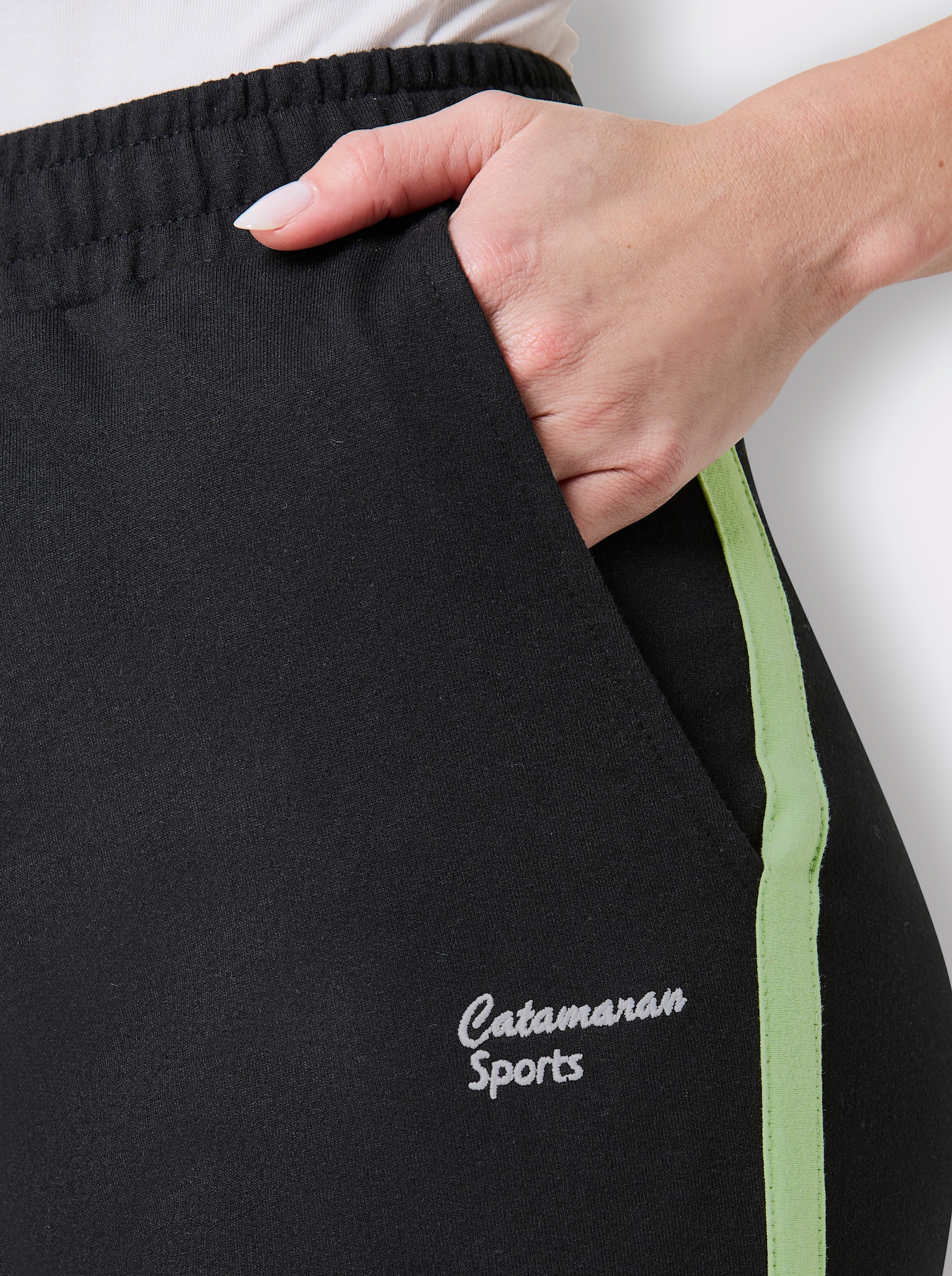 Catamaran Sports Freizeithose mit Kontraststreifen - schwarz-reseda