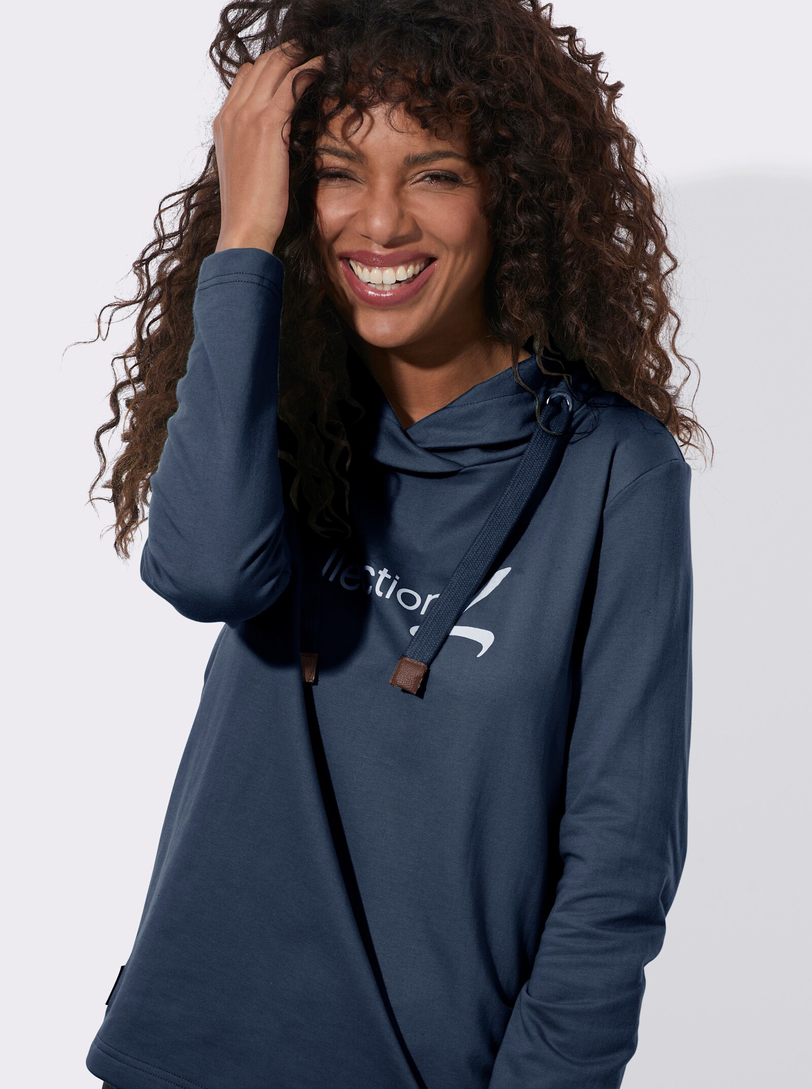  Sweatshirt mit Schriftzug im Vorderteil - dunkelblau