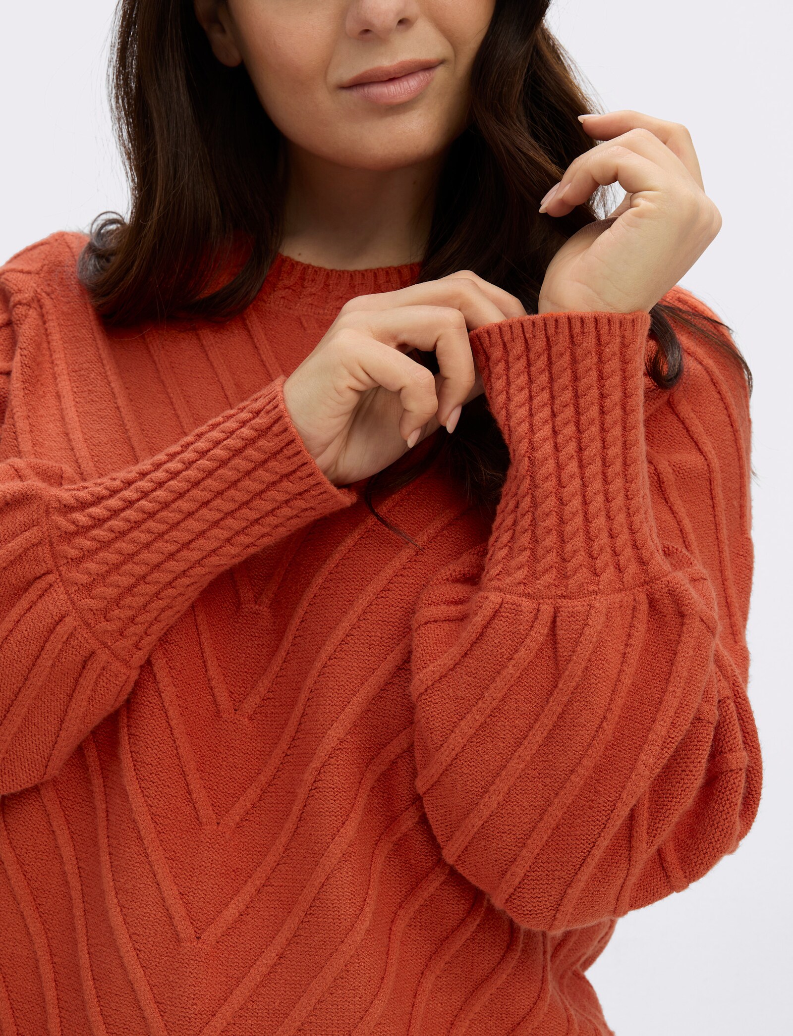 sheego by Joe Browns Langarm-Pullover mit V-Struktur - rostrot