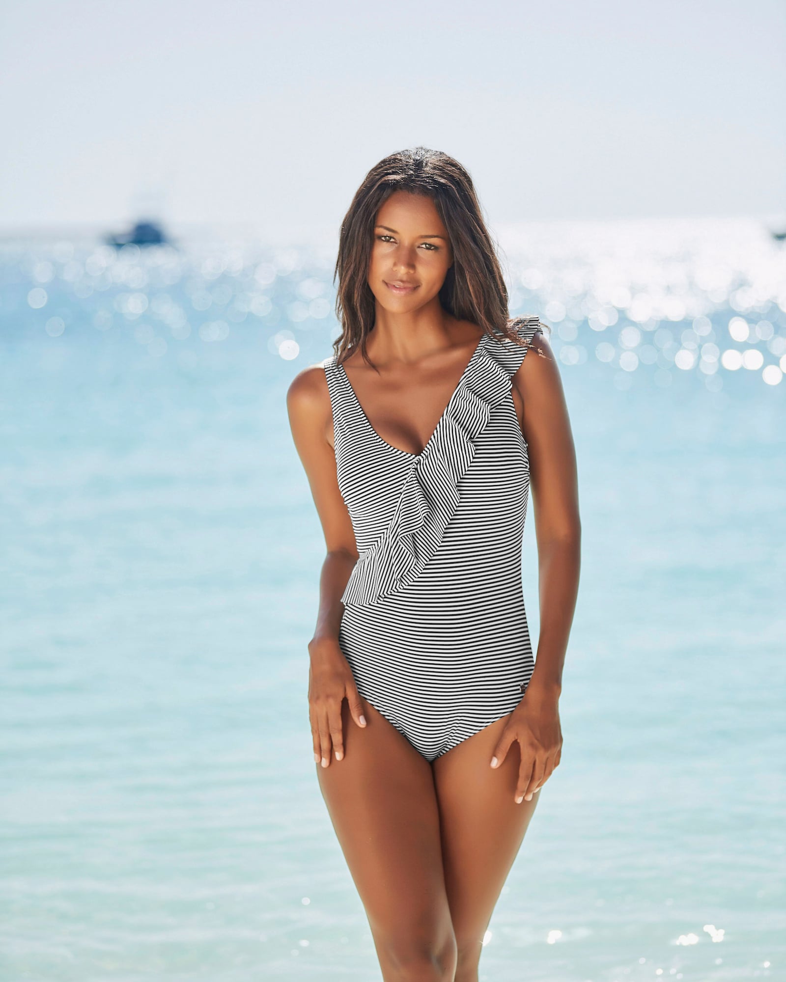 LASCANA Badeanzug - gestreift-schwarz-weiß