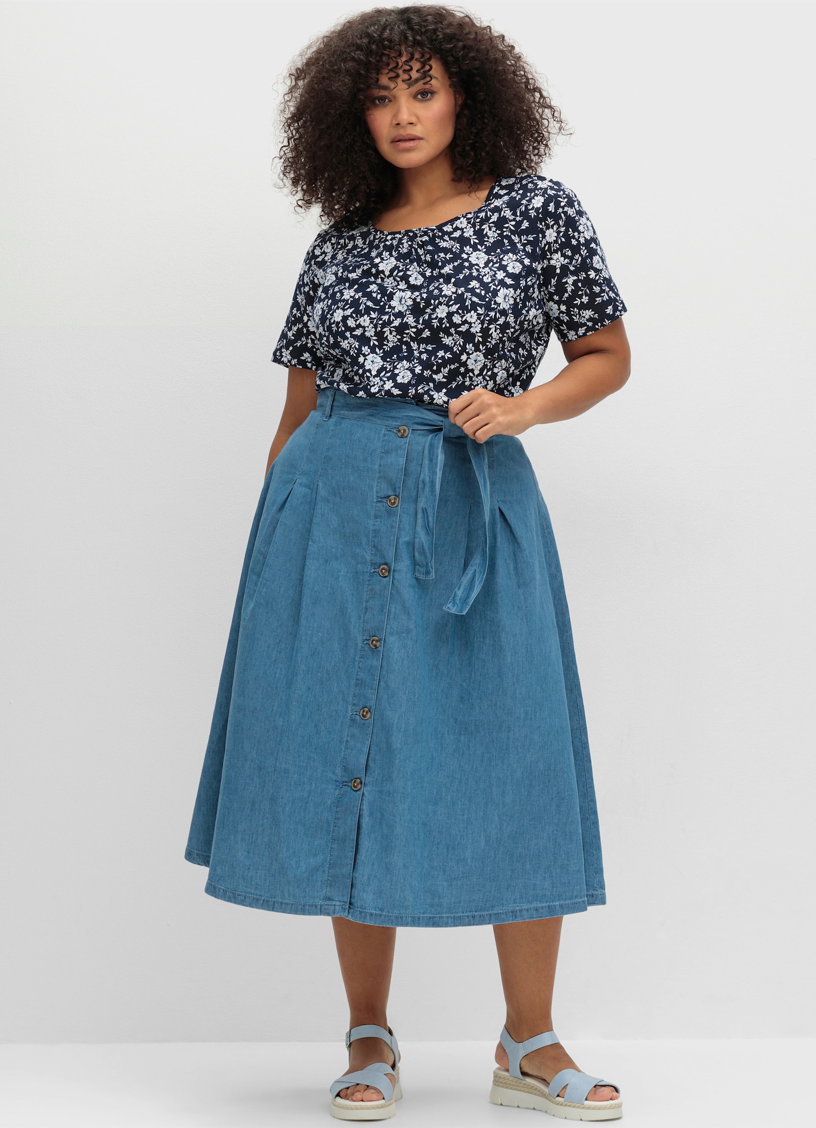 Kurzarmshirt mit floralem Druck - marine-hellblau-bedruckt