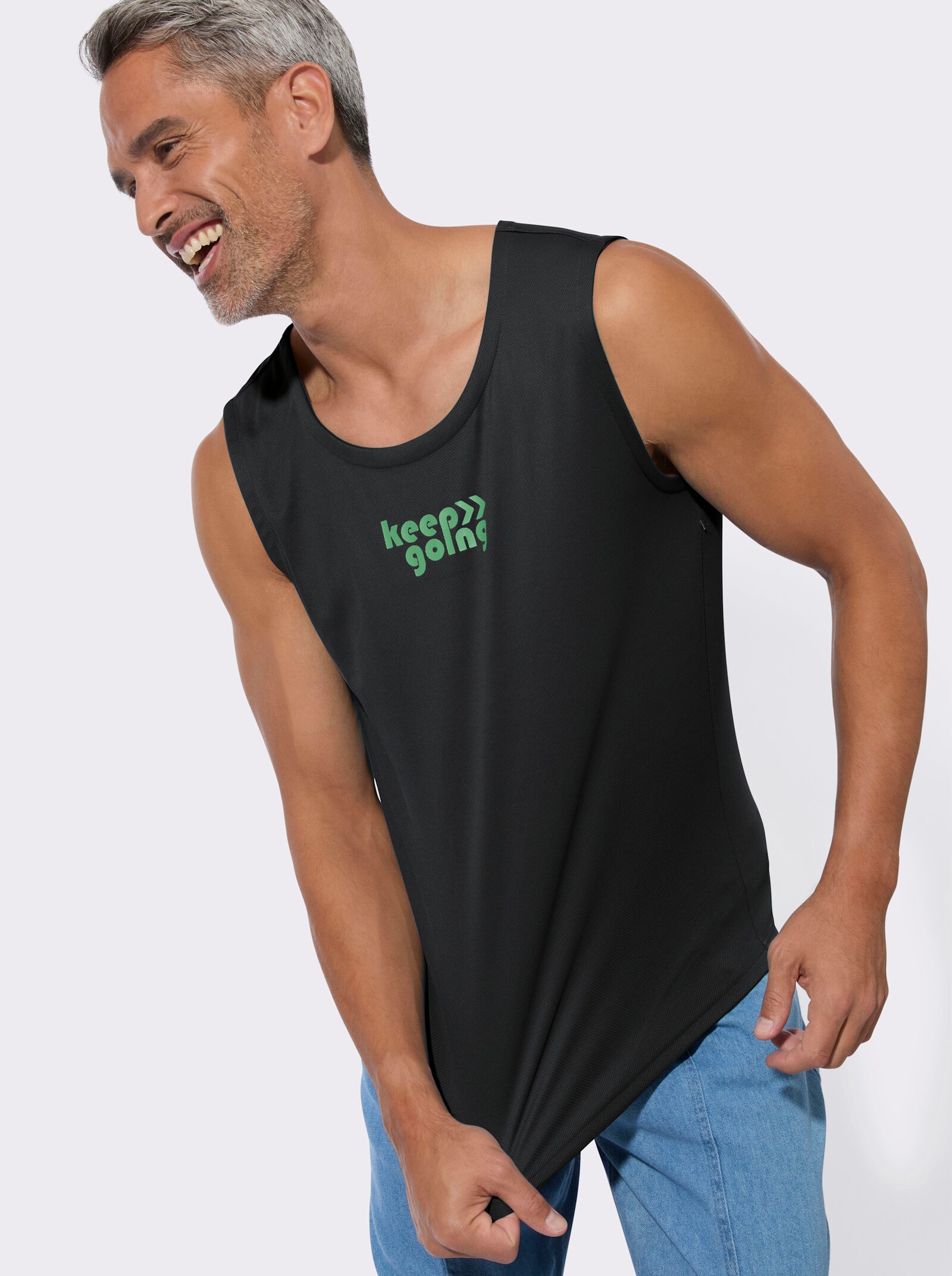 Achselshirt mit platziertem Schriftzug - schwarz