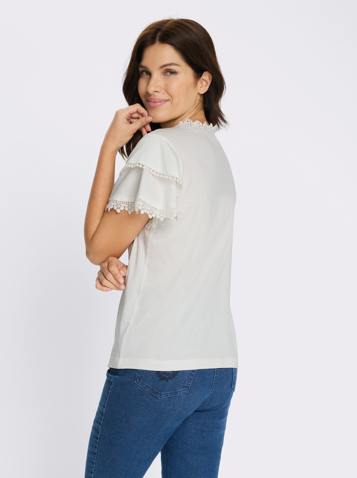 V-Shirt mit Spitzen-Details - ecru