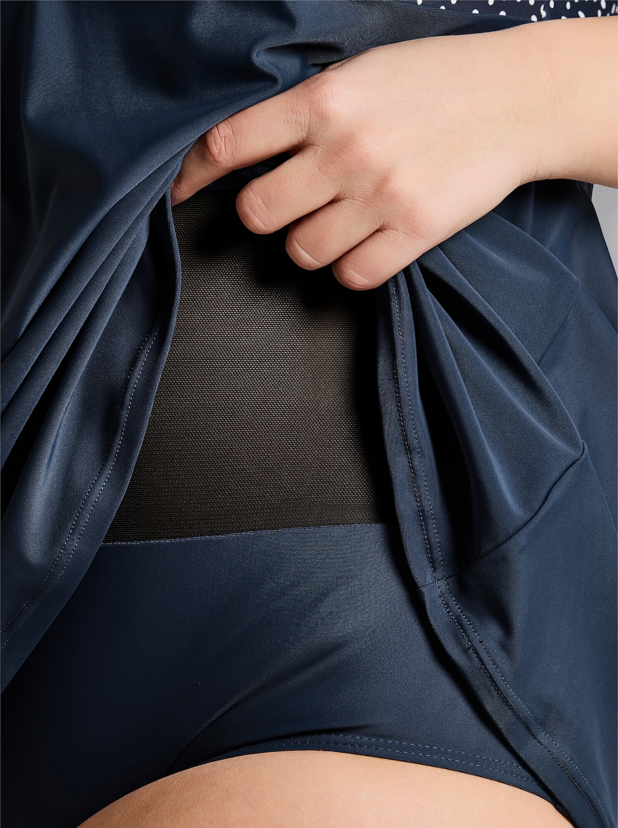 Badeanzug in Kleidchen-Form mit Raffung - dunkelblau-weiß-bedruckt