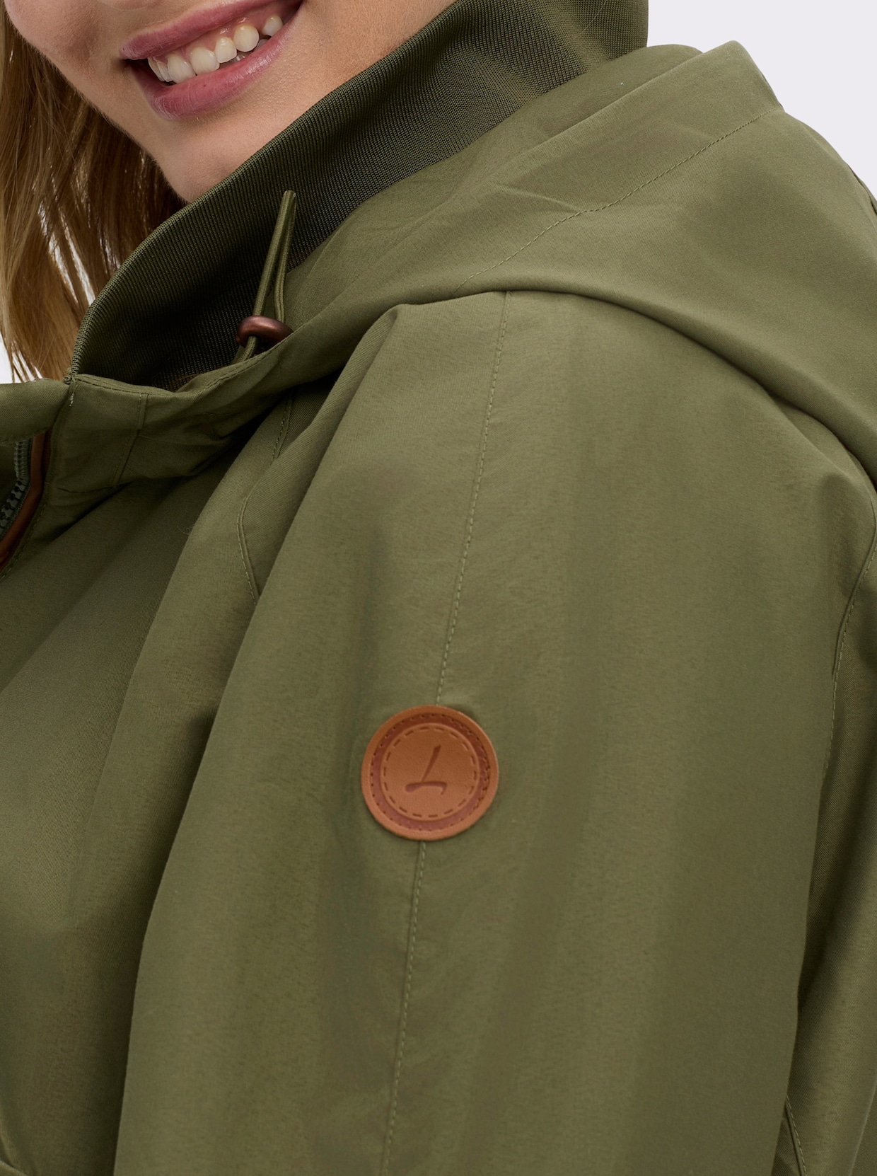 Übergangsjacke in Microfaser-Qualität - oliv