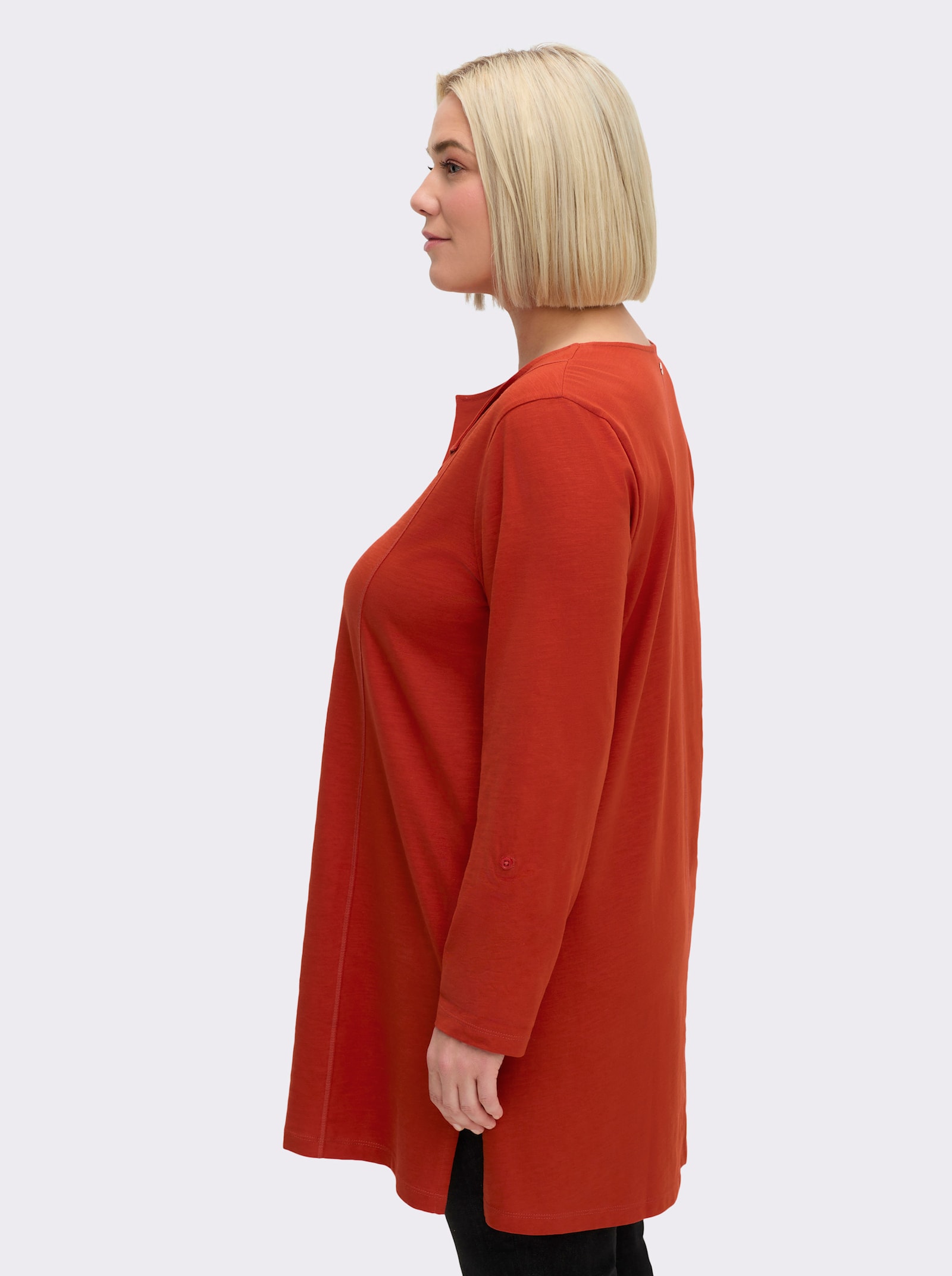 sheego Longshirt mit V-Schlitz und Krempelärmeln - rostrot