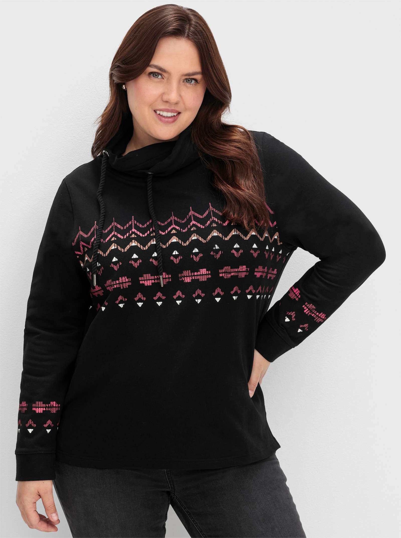 sheego Sweatshirt mit Norwegermuster - schwarz bedruckt