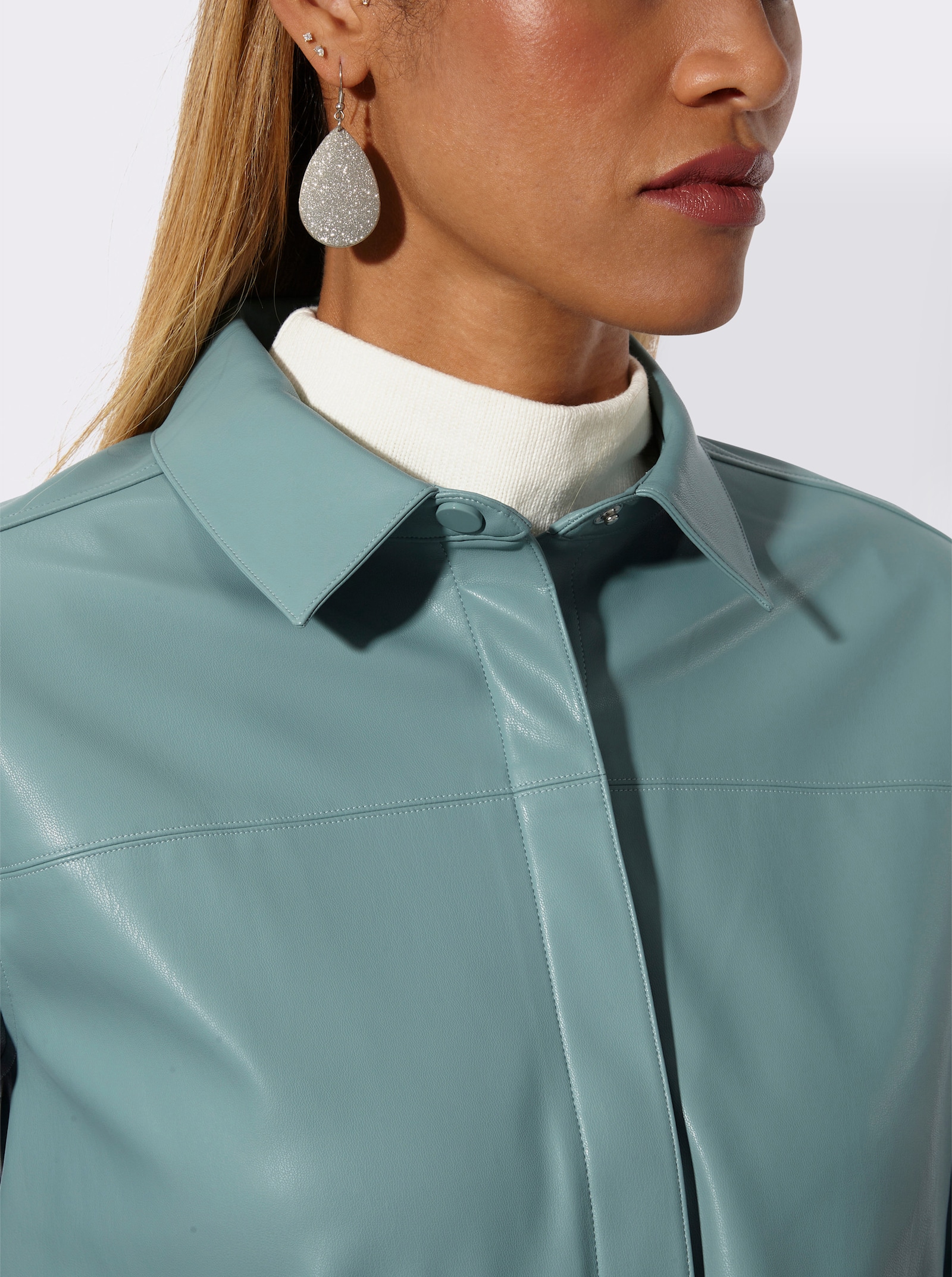 Lederimitat-Blazer mit verdeckter Druckknopfleiste - jade