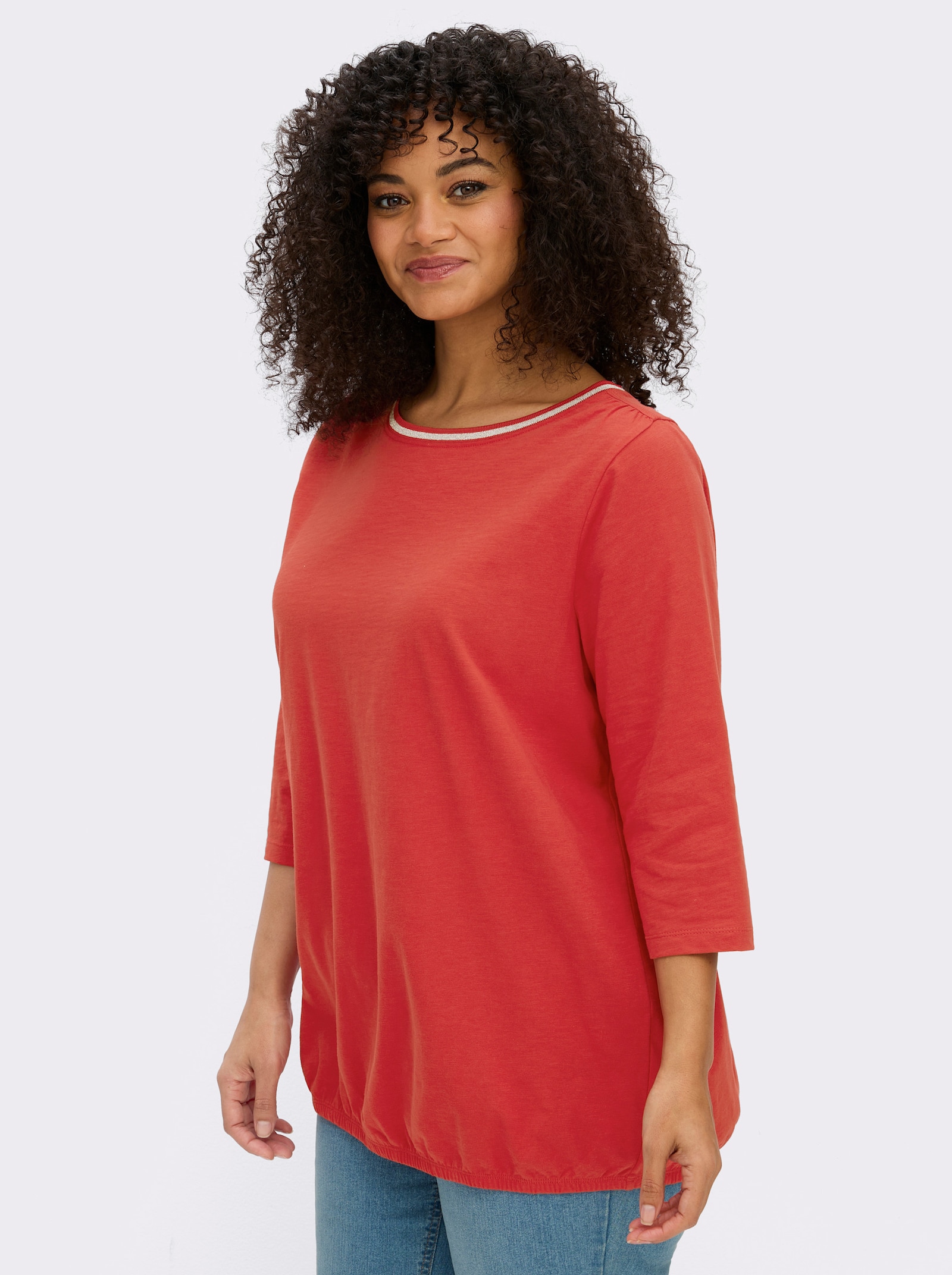 sheego 3/4-Arm-Shirt mit Glitzergarn am Ausschnitt - erdbeere