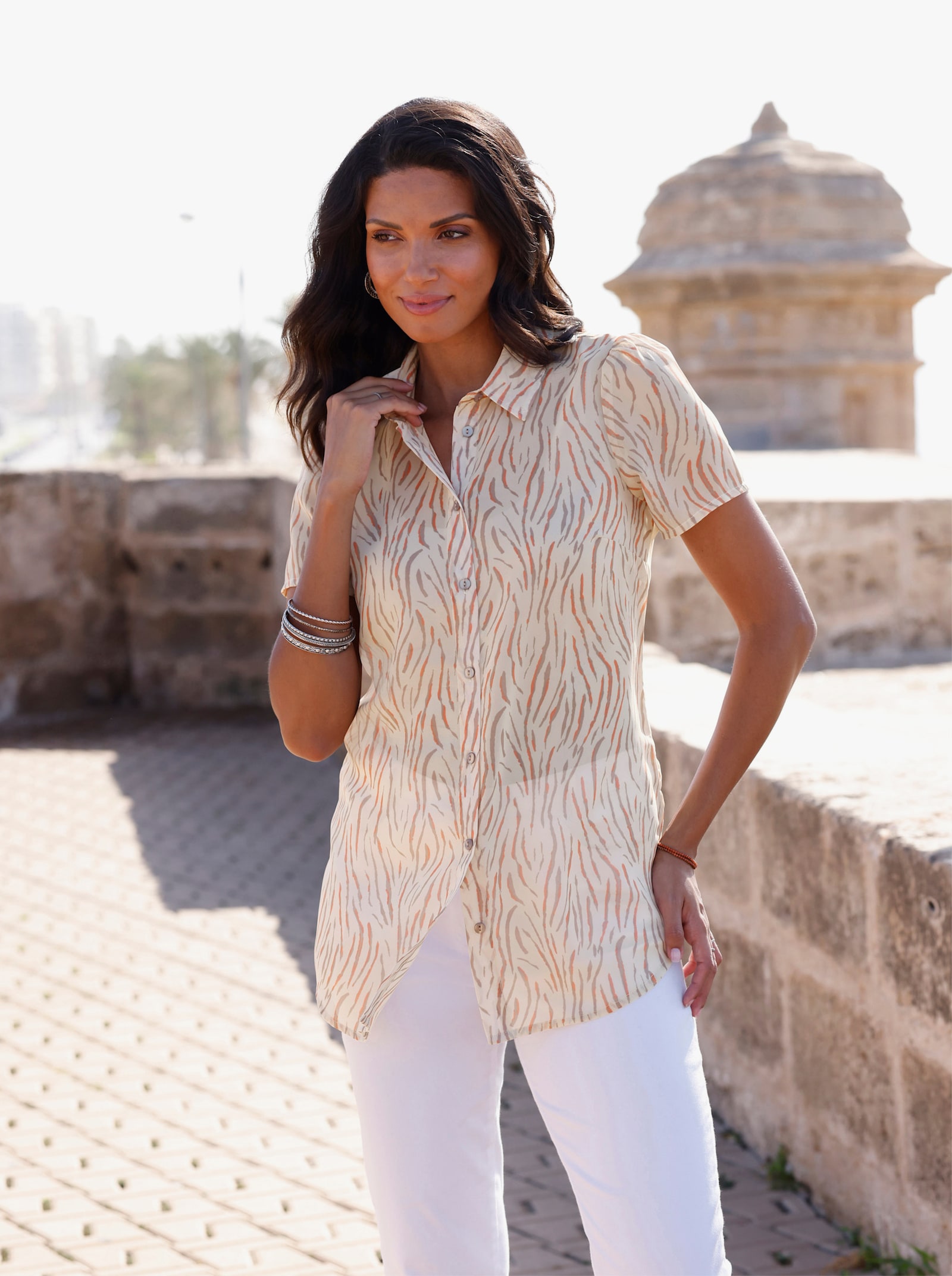 Longbluse mit kurzen Puffärmeln - taupe-sand-bedruckt