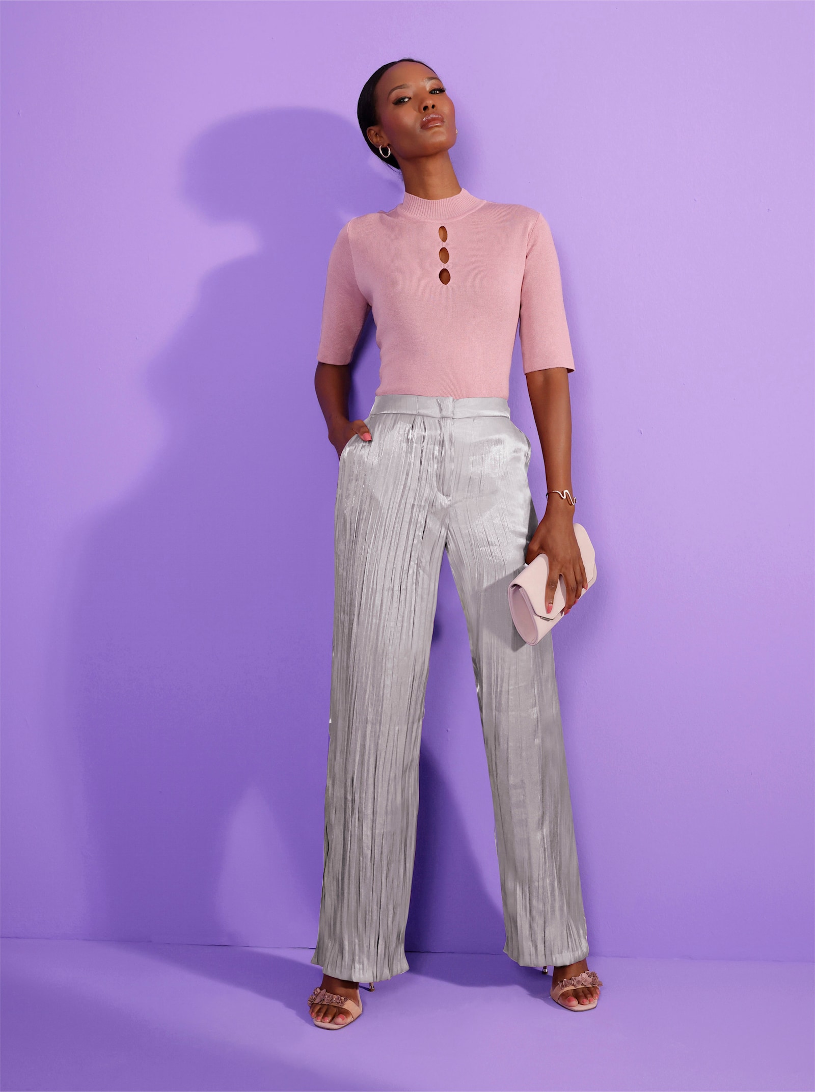 Kurzarmpullover mit Cut-Outs am Dekolleté - hortensie