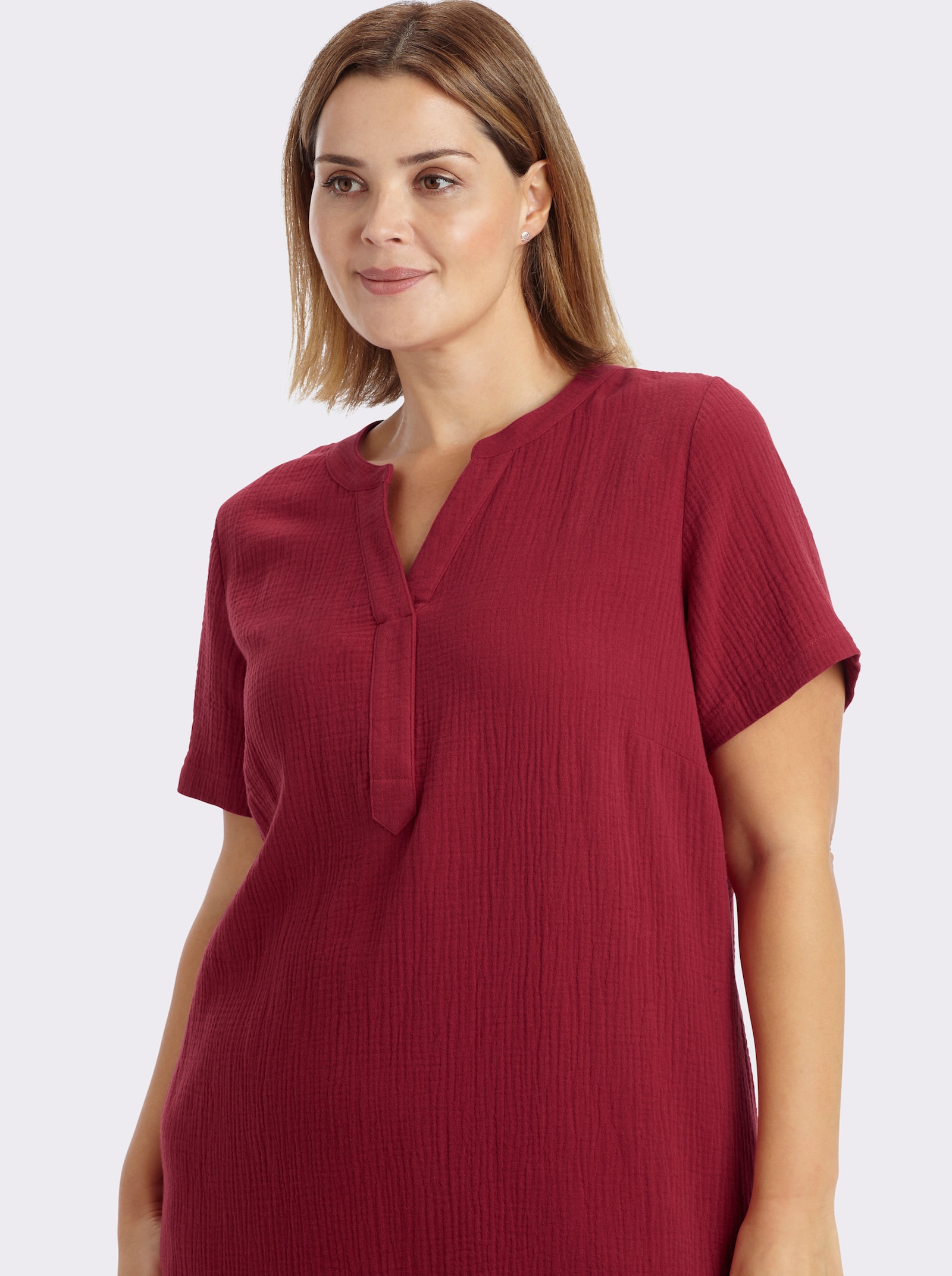 sheego Baumwollkleid mit V-Ausschnitt und Knopfleiste - kirsche