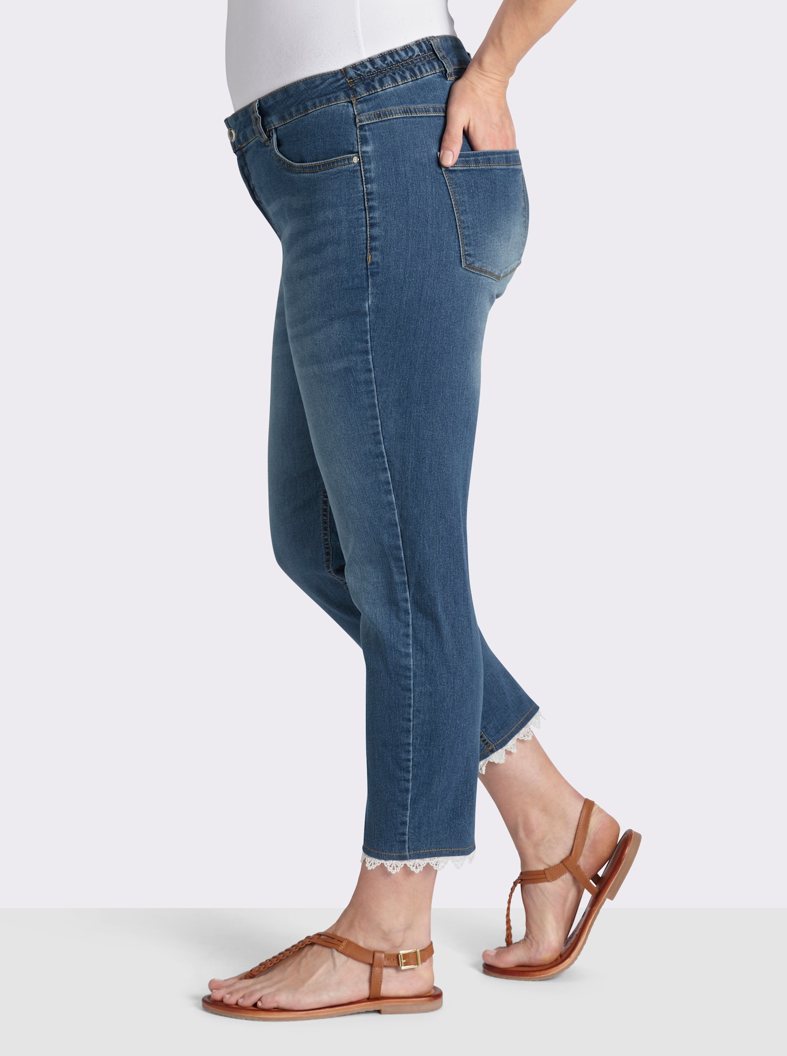 7/8-Jeans mit Spitze am Beinabschluss - blue-bleached