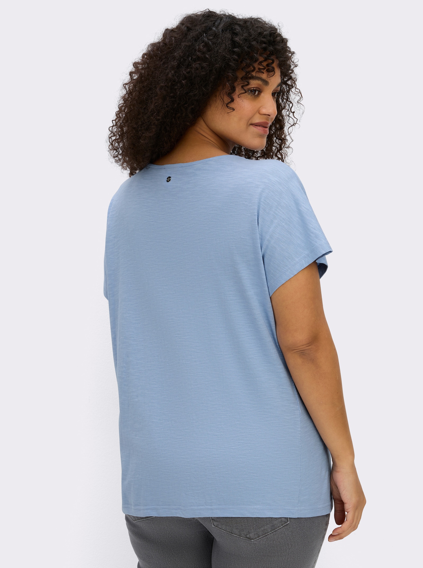 sheego V-Shirt mit Spitze am Ausschnitt - bleu