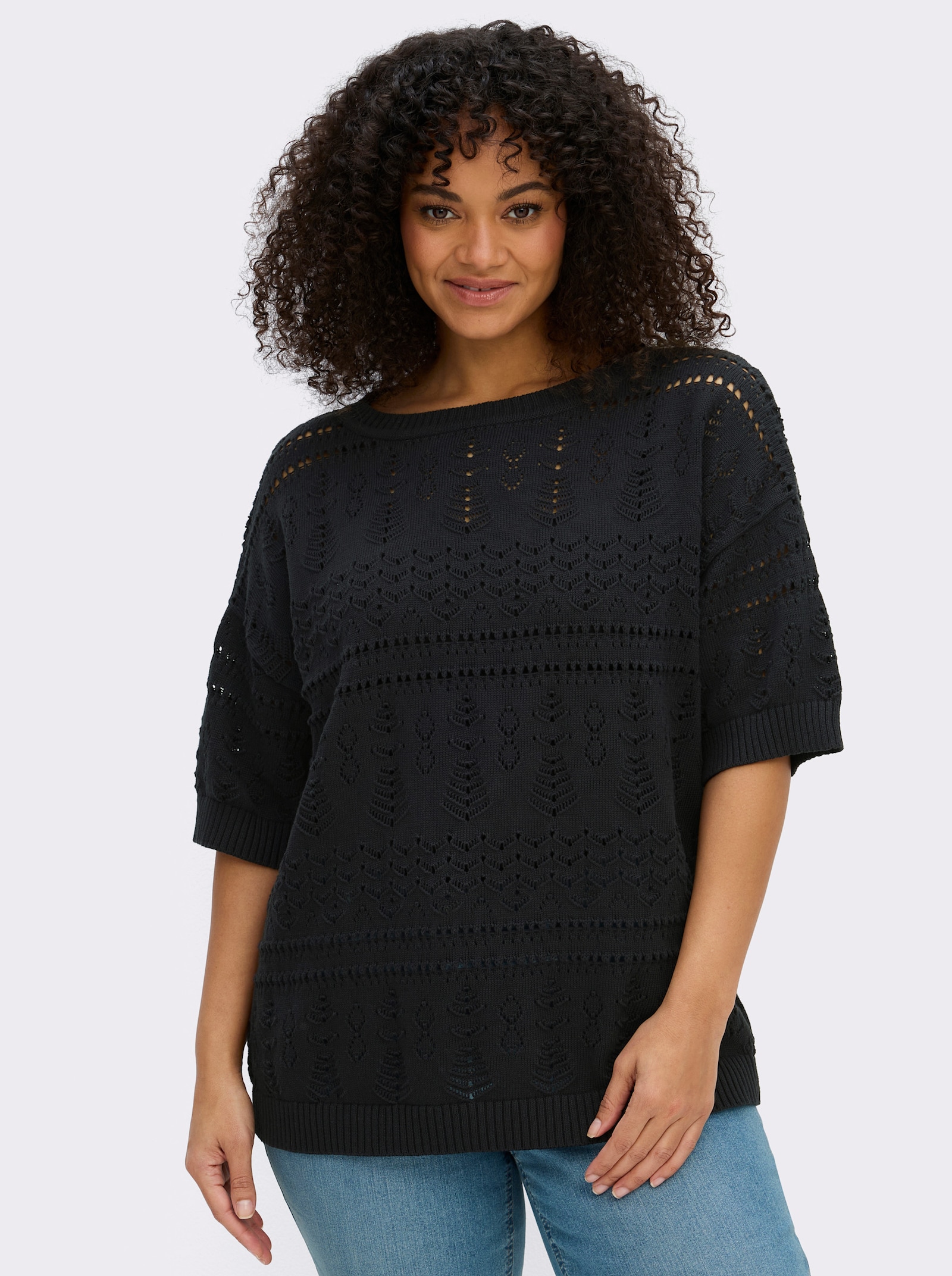 sheego Kurzarmpullover aus Ajourstrick - schwarz