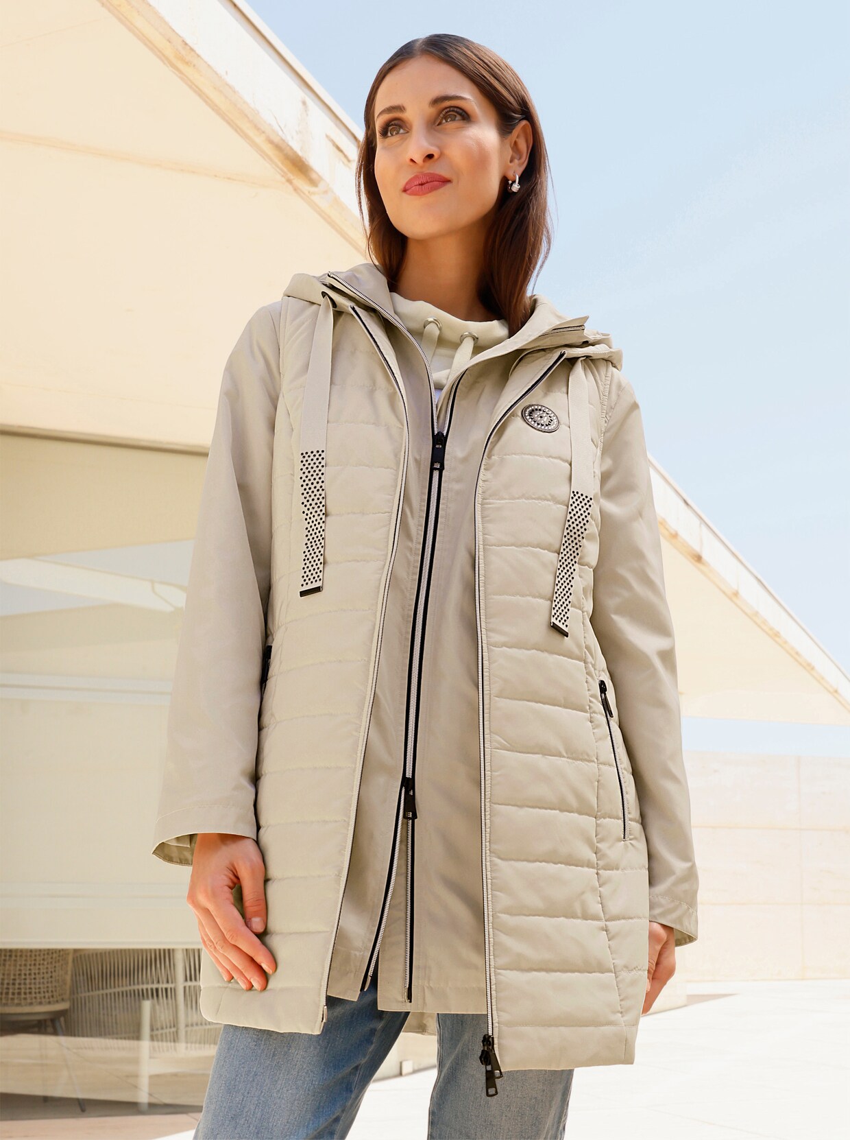 Outdoorjacke mit knöpfbarer Innentasche - sand