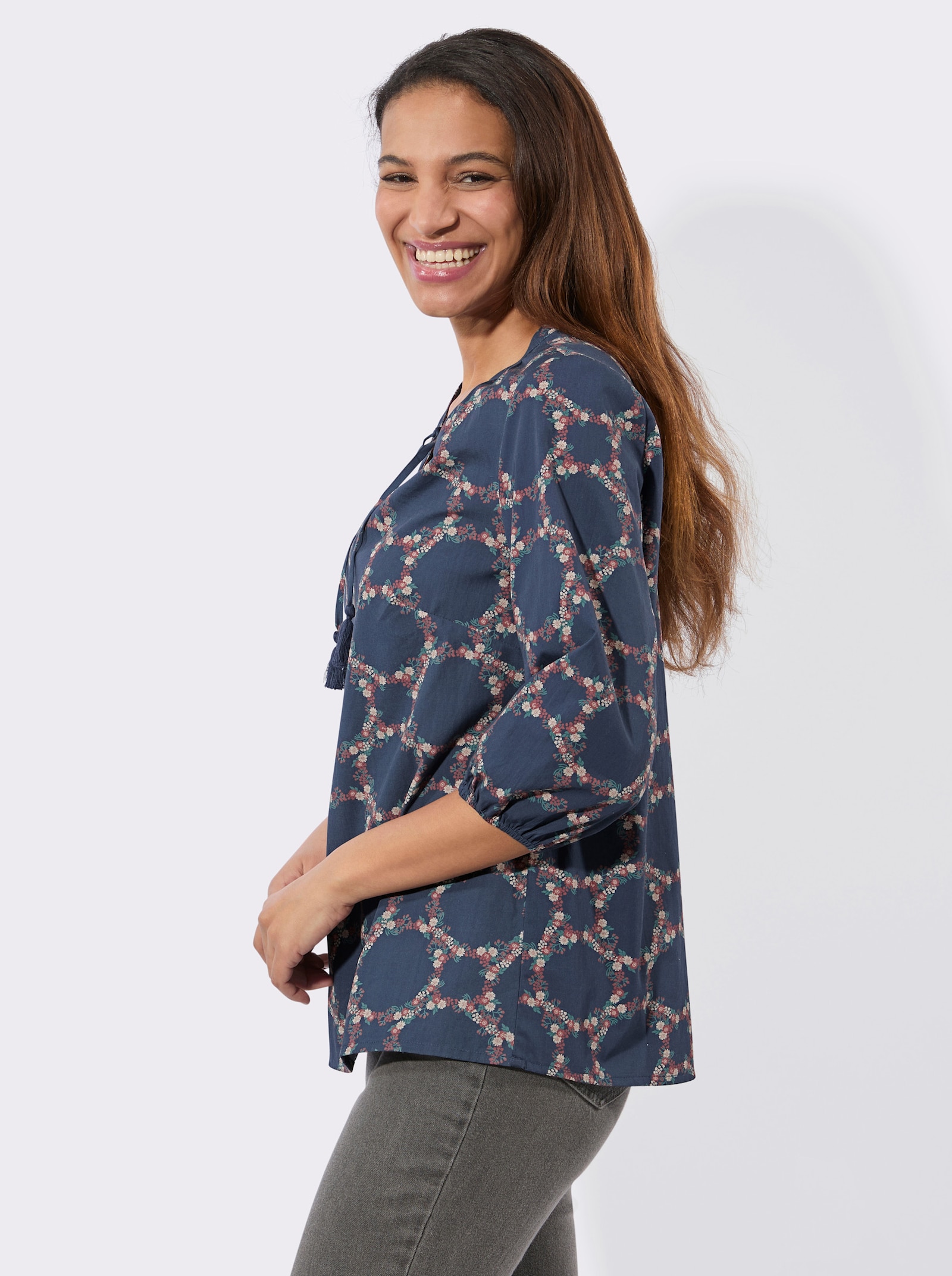 Baumwollbluse mit Gummizug an den 3/4-Ärmeln - rauchblau-rosenholz-bedruckt
