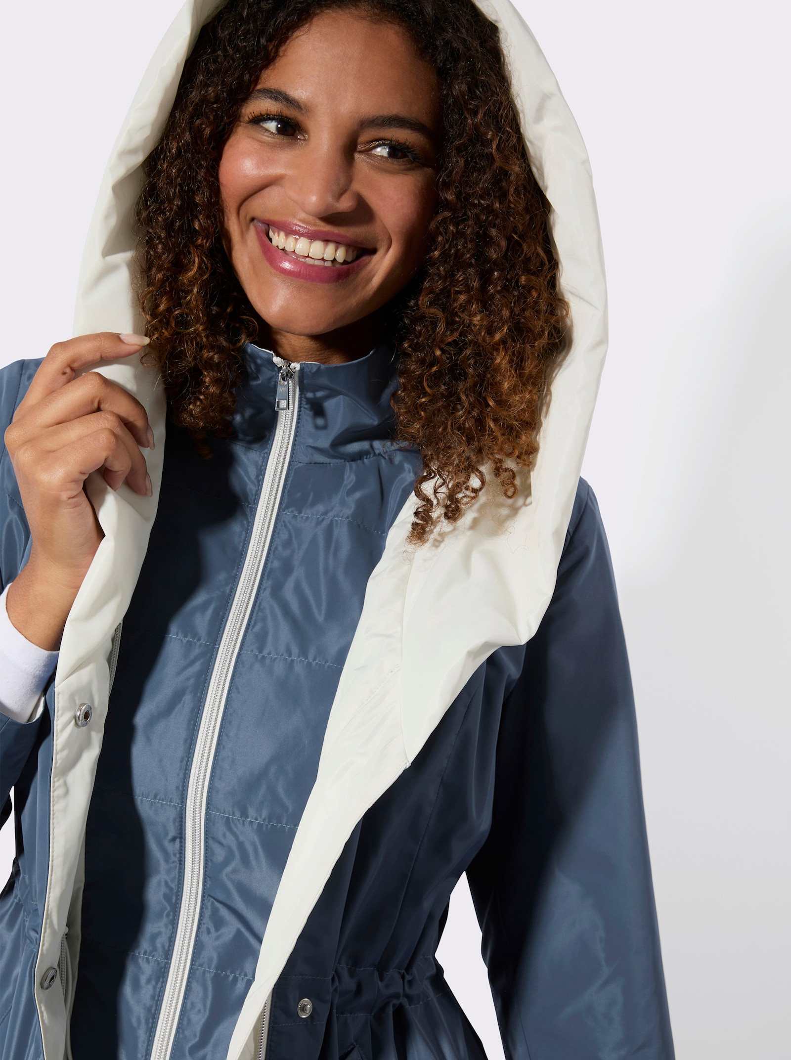 Kurzmantel in 2-in-1-Optik - rauchblau-ecru