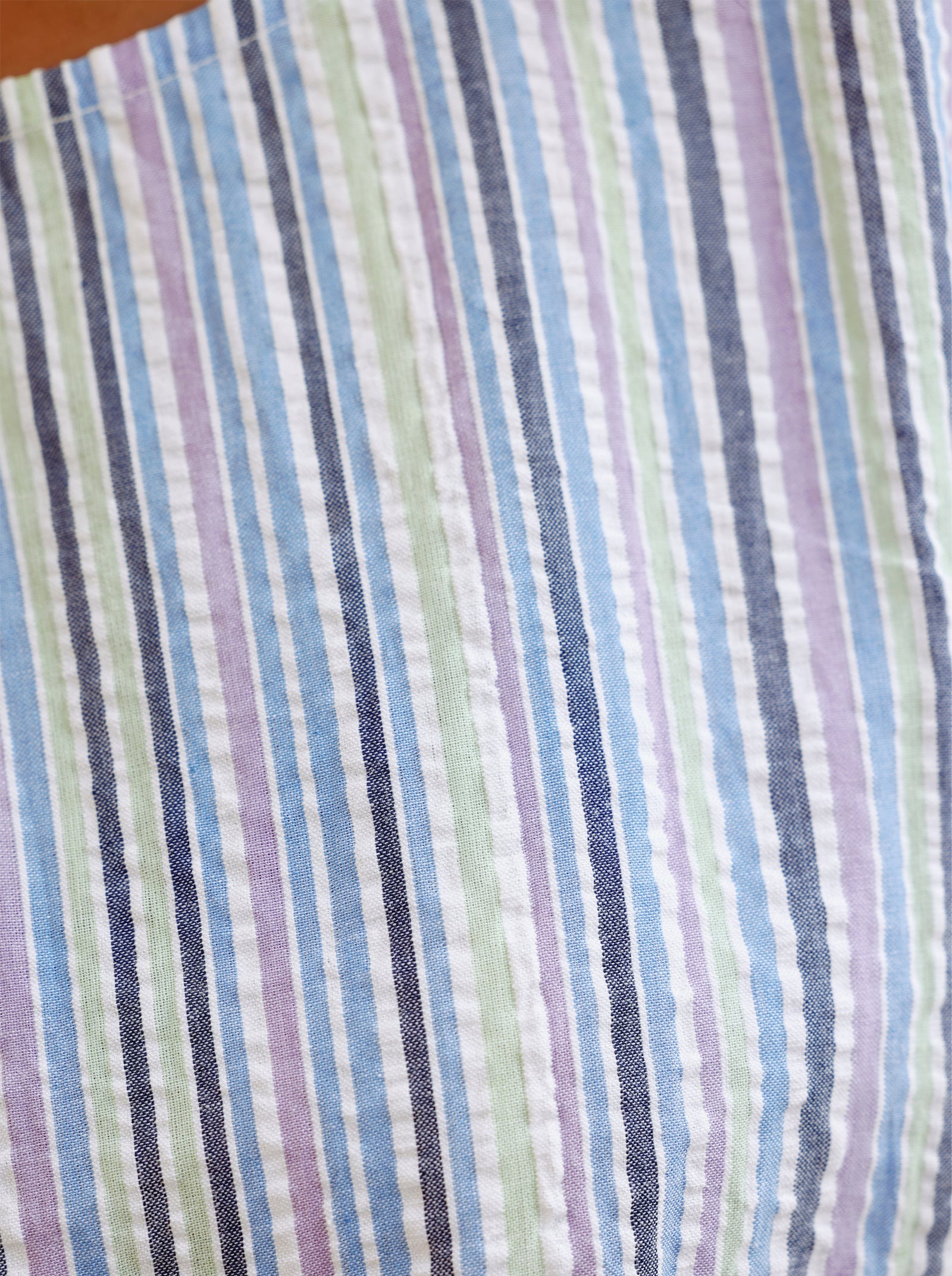 Comfortblouse van seersucker - wit/lavendel gestreept