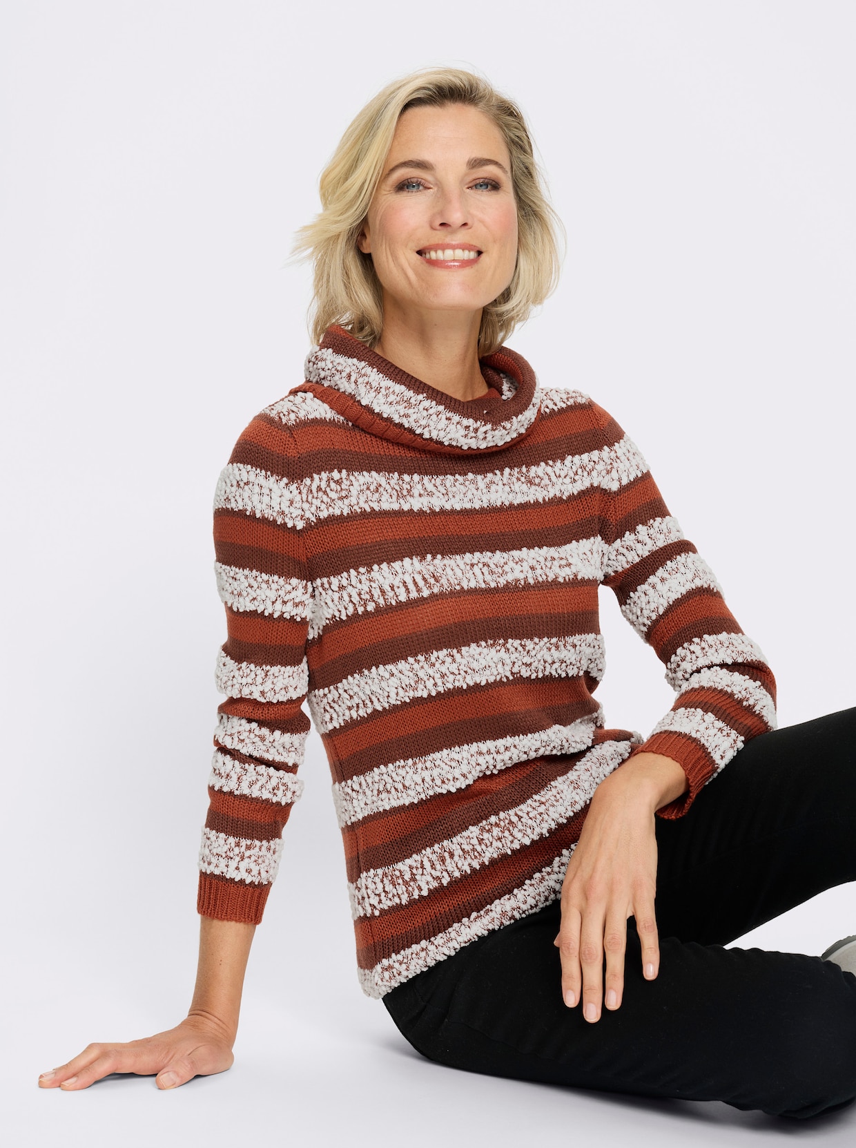 Pullover met rolkraag en effectgaren - roestrood/ecru gedessineerd