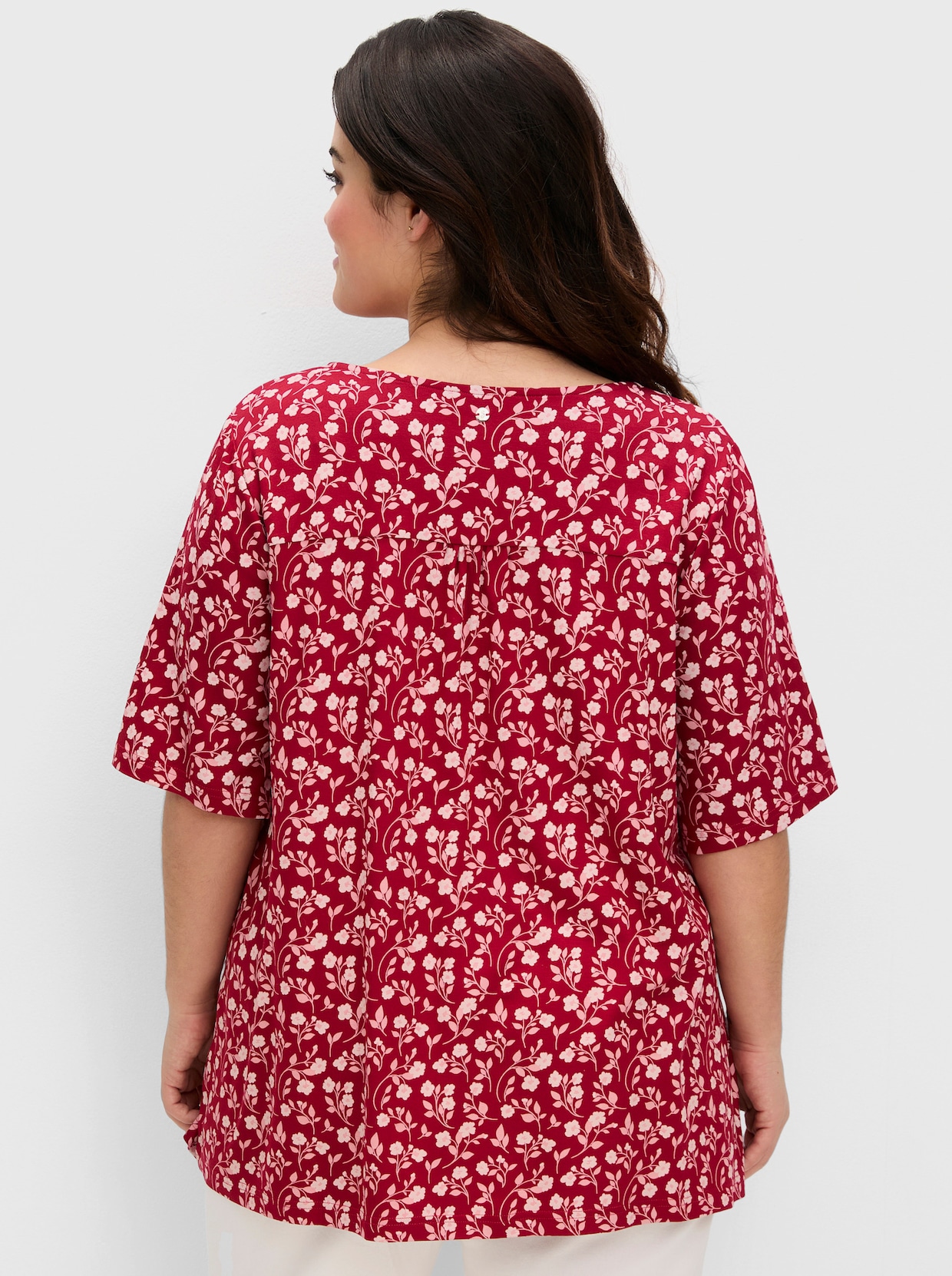 sheego Shirt mit Blümchenprint und Knopfleiste - kirschrot-gemustert