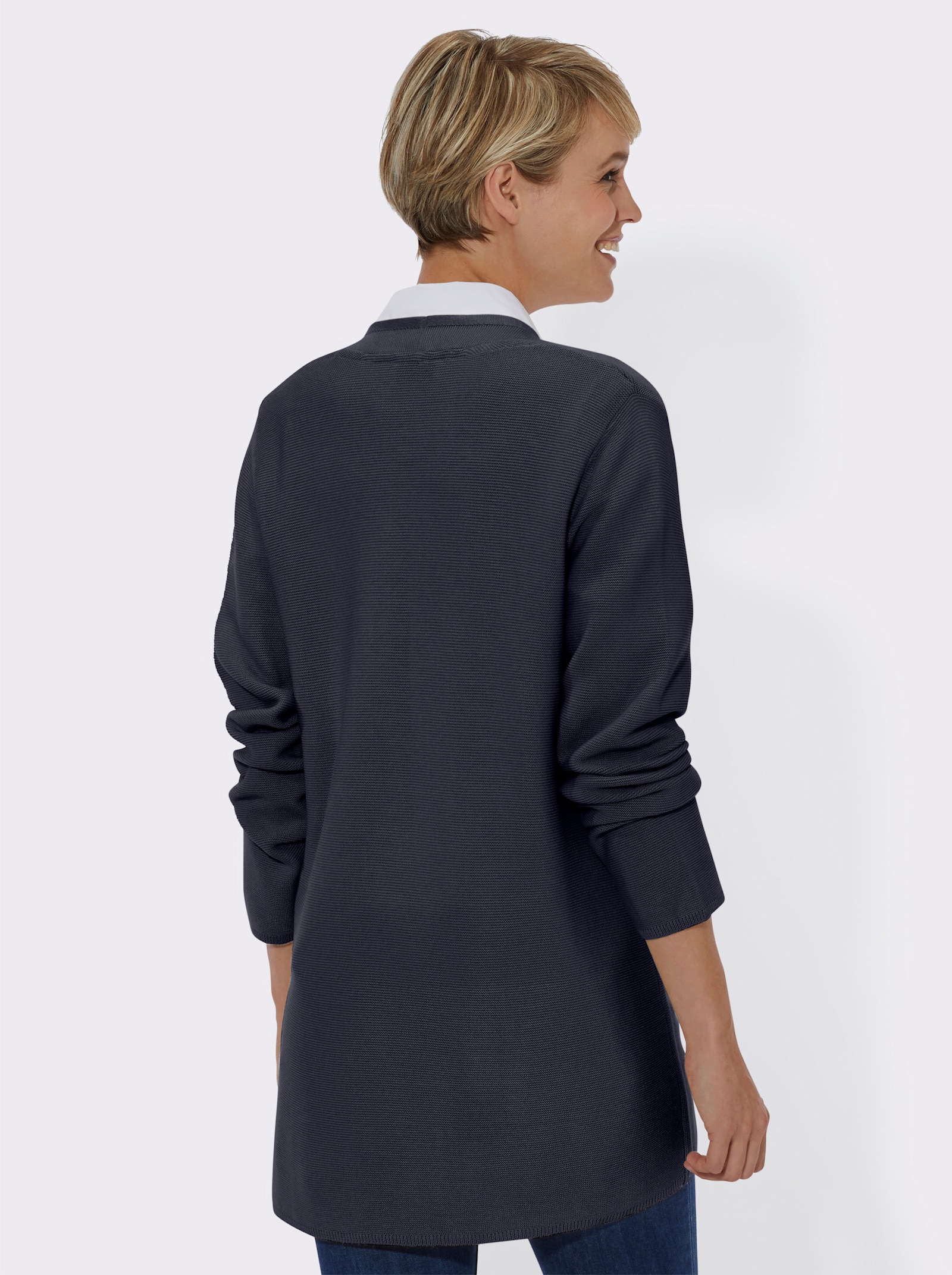 Strickjacke in modisch längerer Schnittform - marine