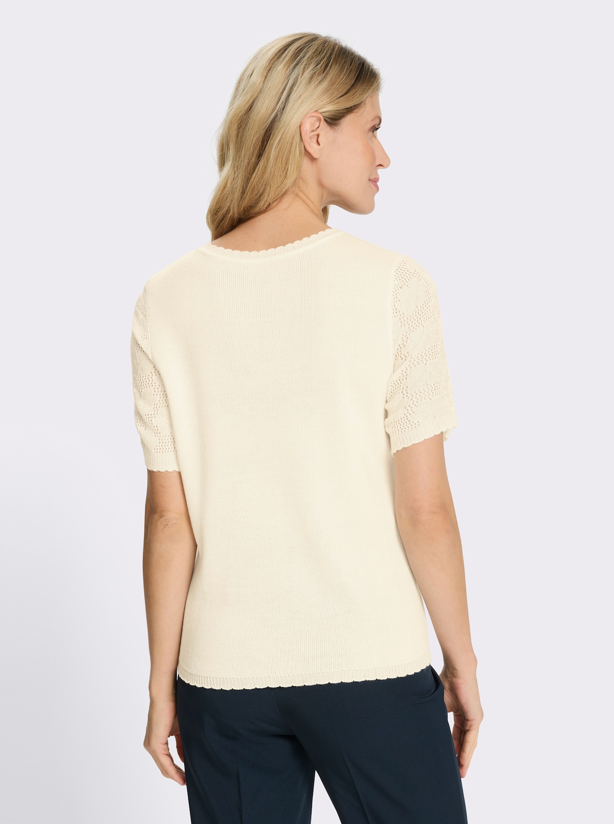 Ajourpullover mit Wellenkanten - ecru