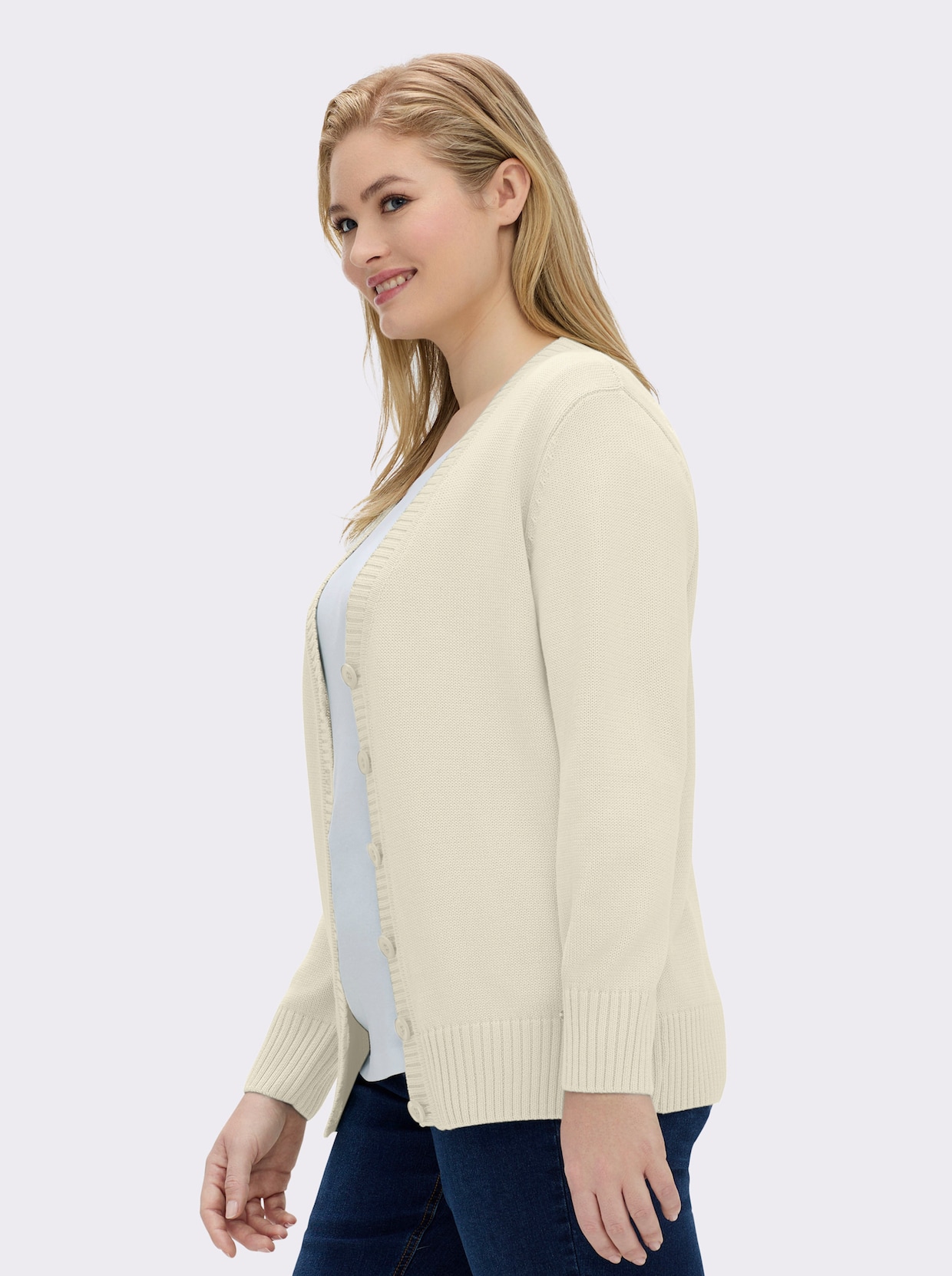 Strickjacke mit farblich abgestimmten Knöpfen - wollweiß