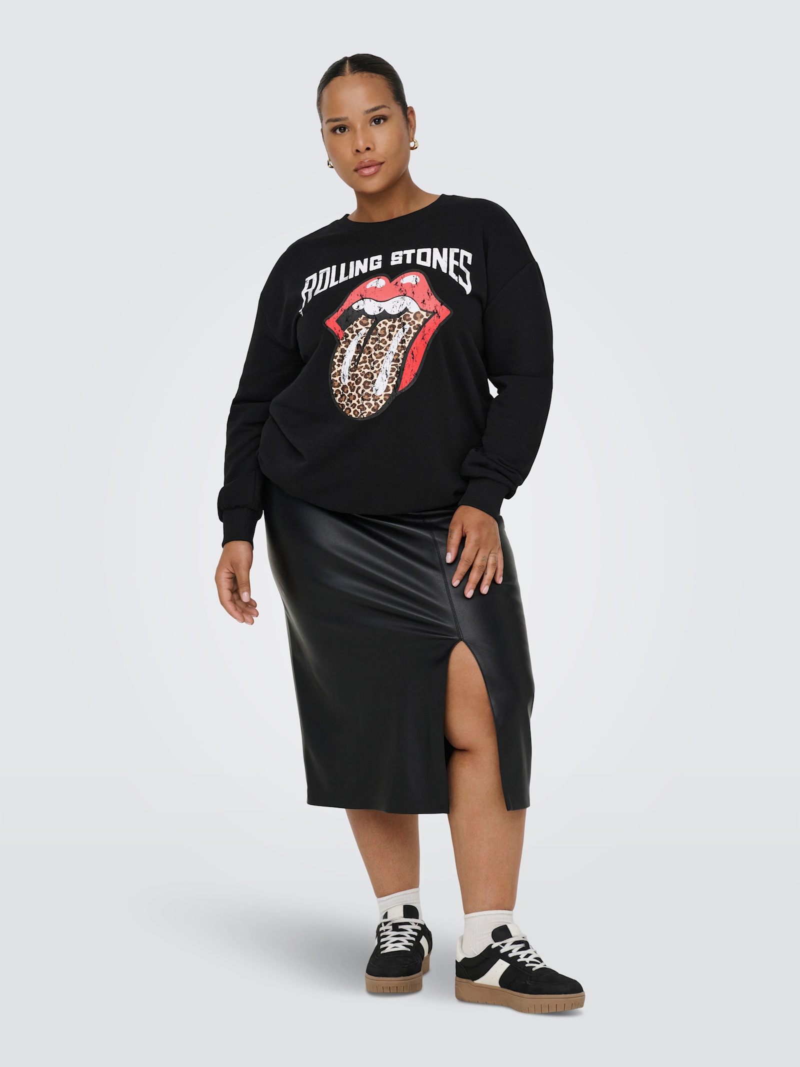 ONLY CARMAKOMA Sweatshirt - black print:leo rolling artwork