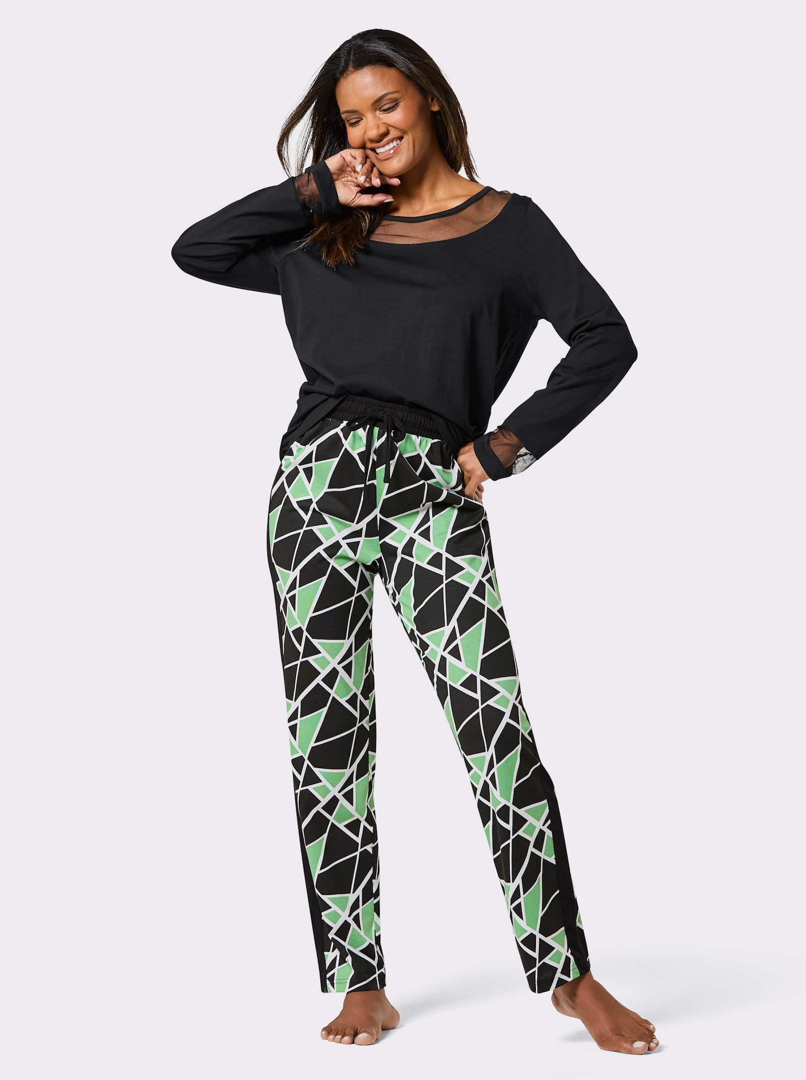 wäschepur Schlafanzug mit Netzeinsätzen - schwarz-apfel-bedruckt