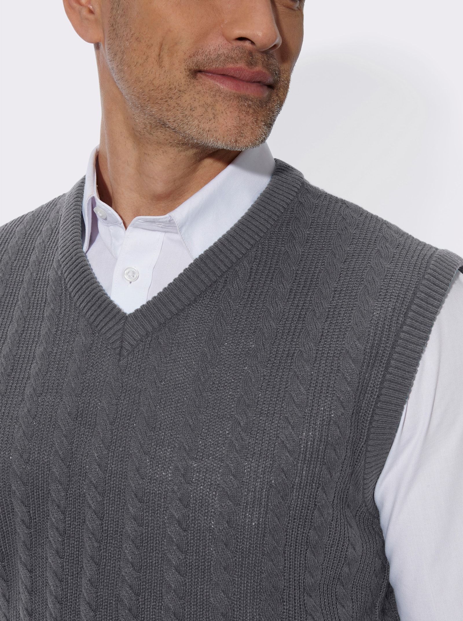 Pullunder mit Zopf- und Strickmuster - anthrazit