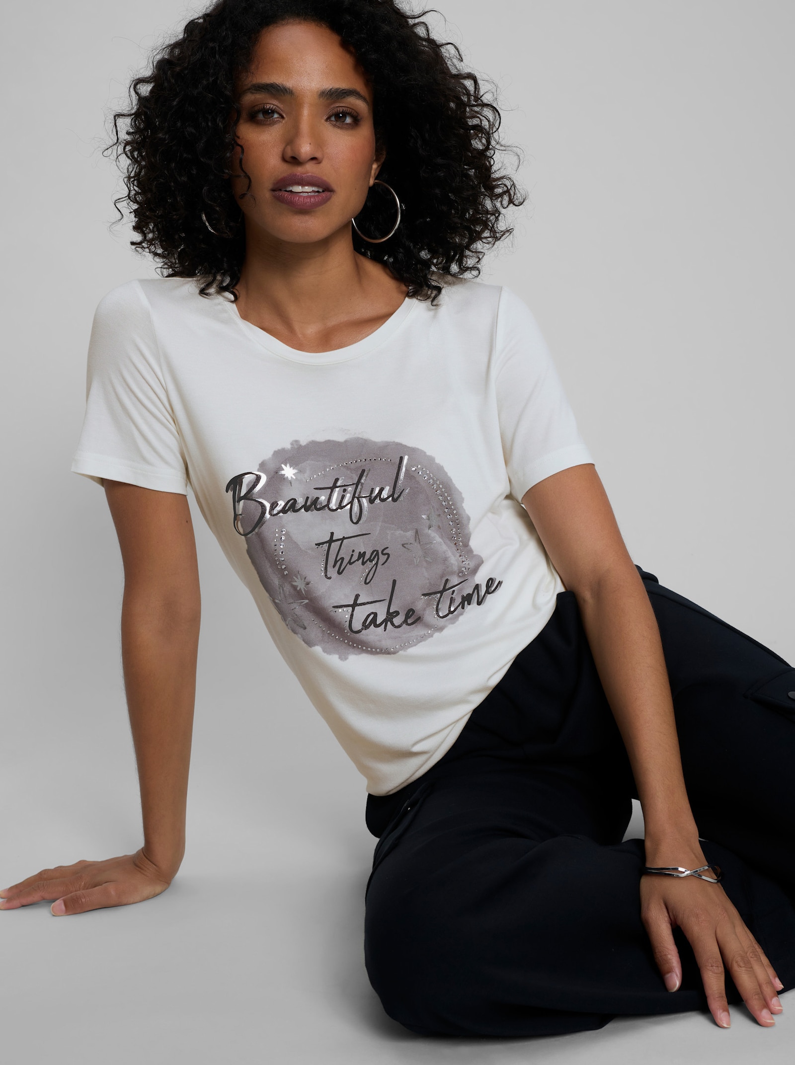 heine Shirt mit Ziersteinchen - ecru