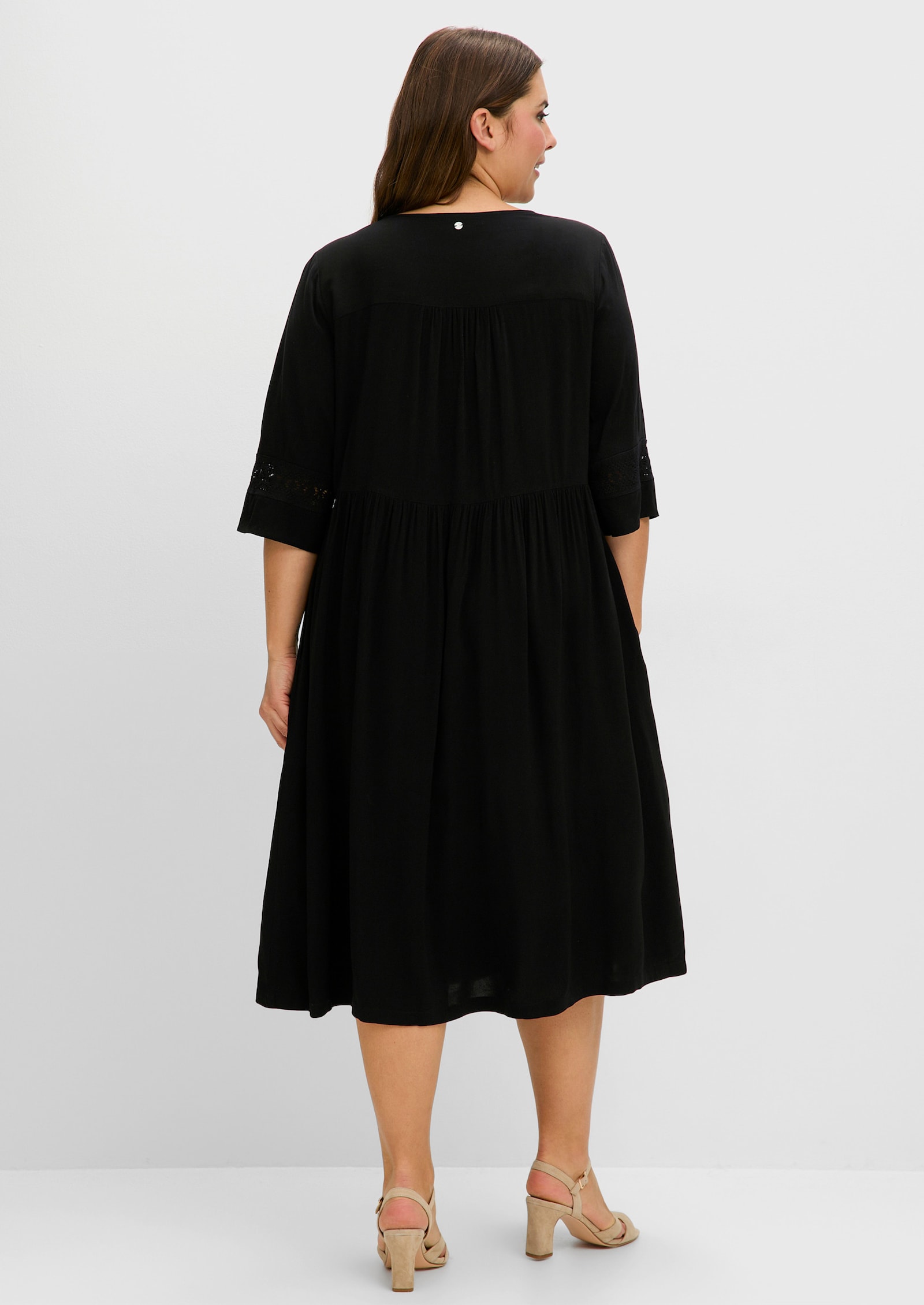 sheego A-Linien-Kleid mit Häkelspitze - schwarz