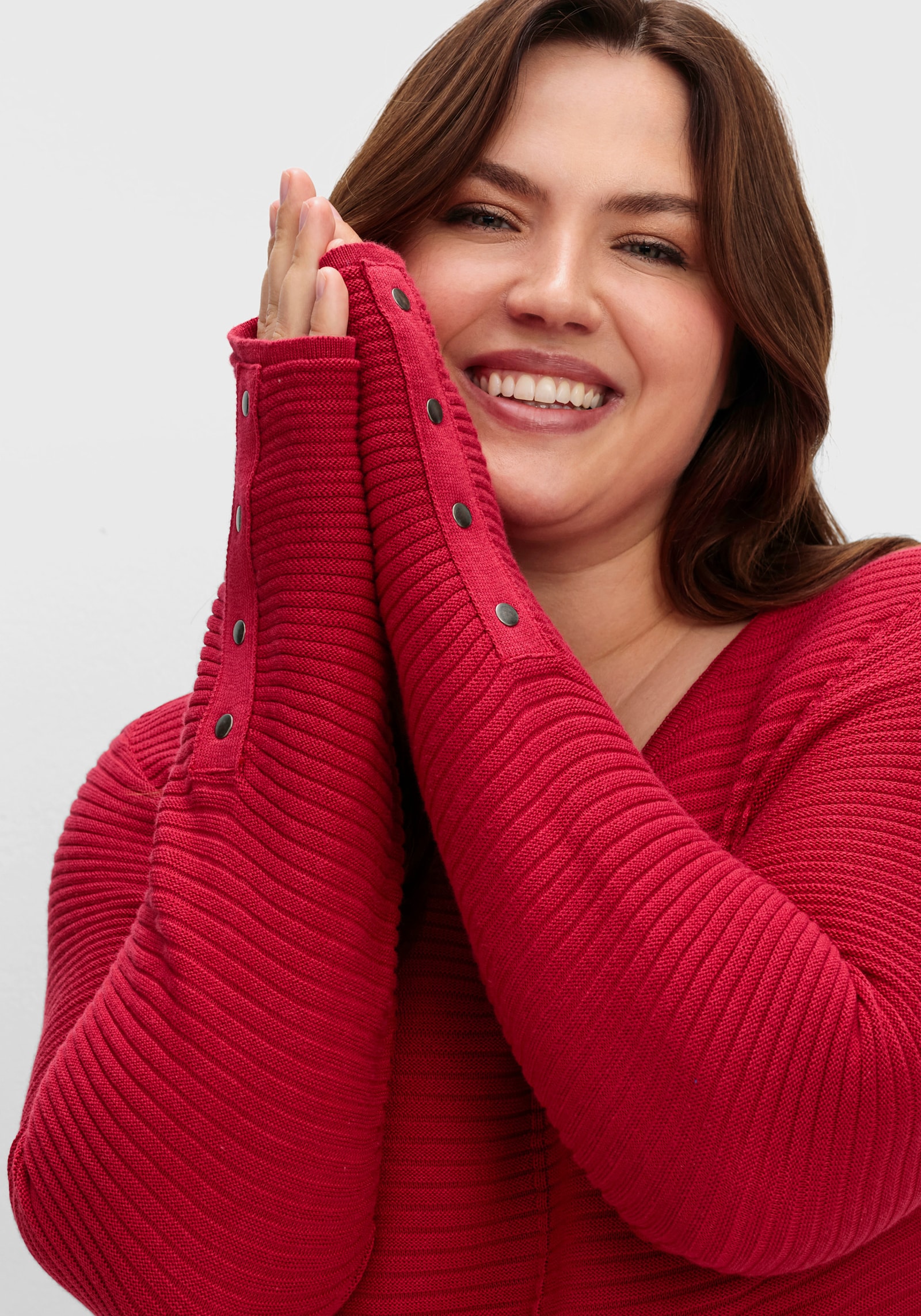 Rundhalspullover mit Nieten-Verzierung - rot