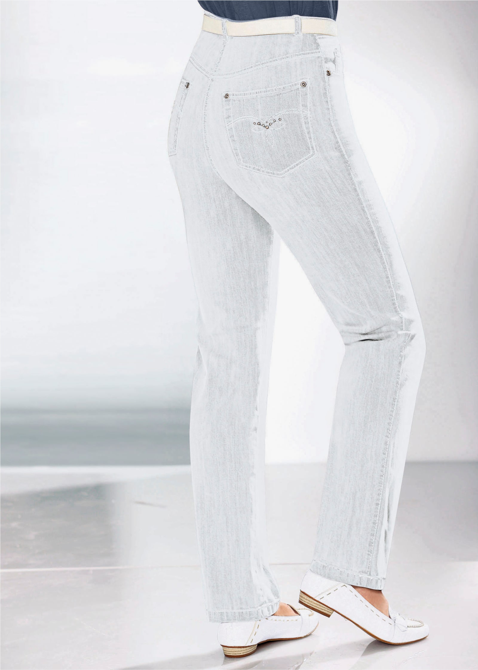 Džíny s 5 kapsami s podílem streče - bílá