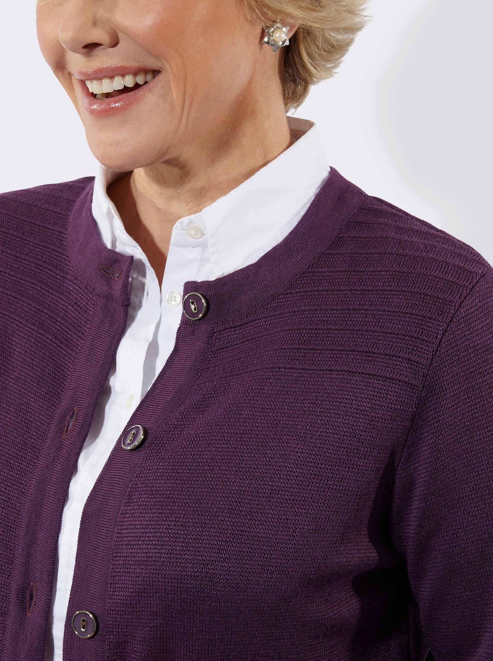 Strickjacke mit Schmuckknöpfen - traube