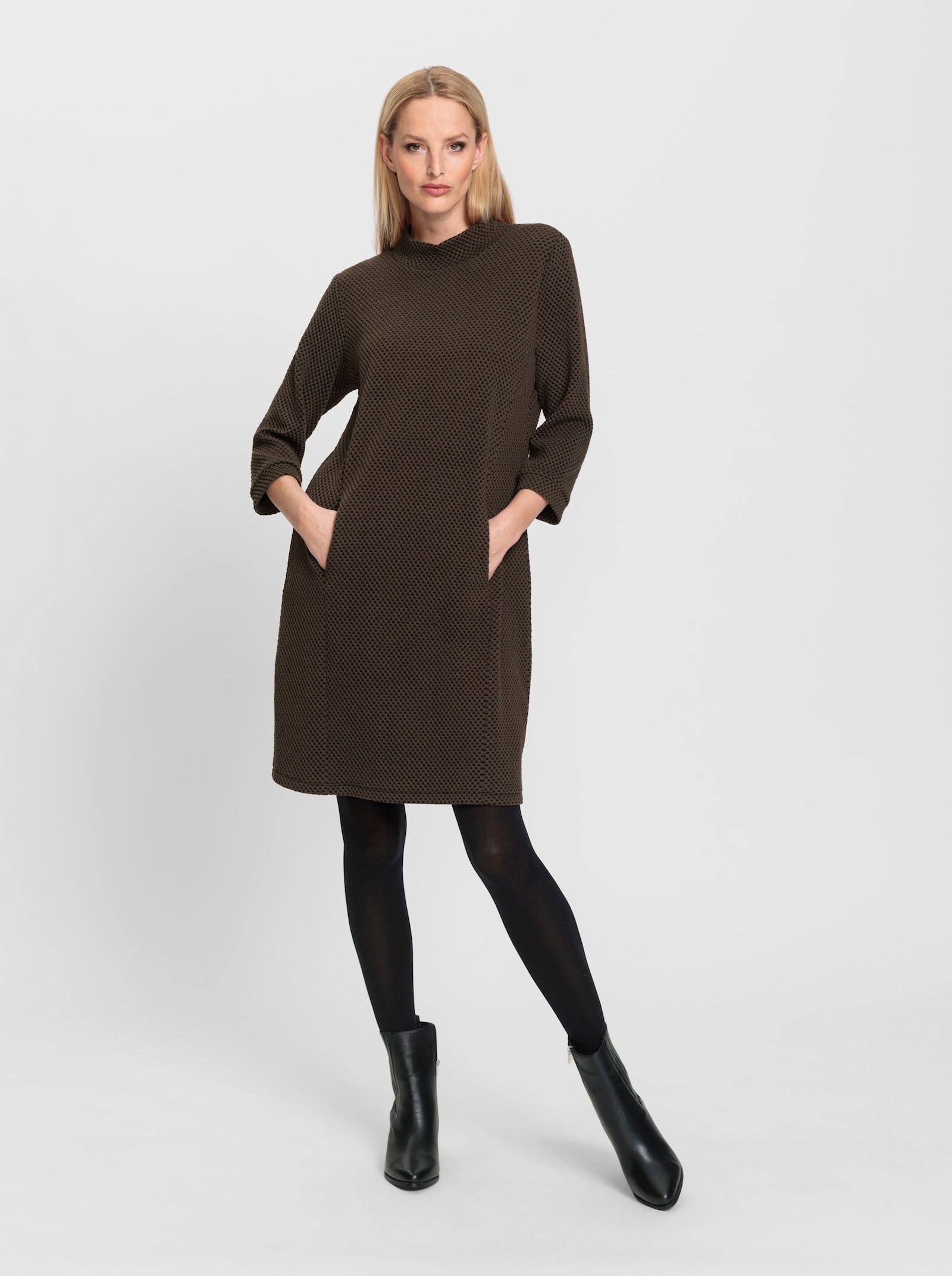 heine Robe en jersey avec structure gaufrée - taupe foncé-noir à motifs