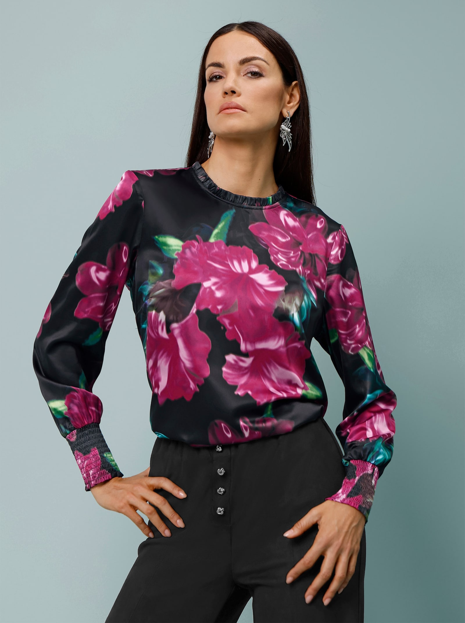 Satinbluse mit Rüschen am Kragen - schwarz-malve-bedruckt