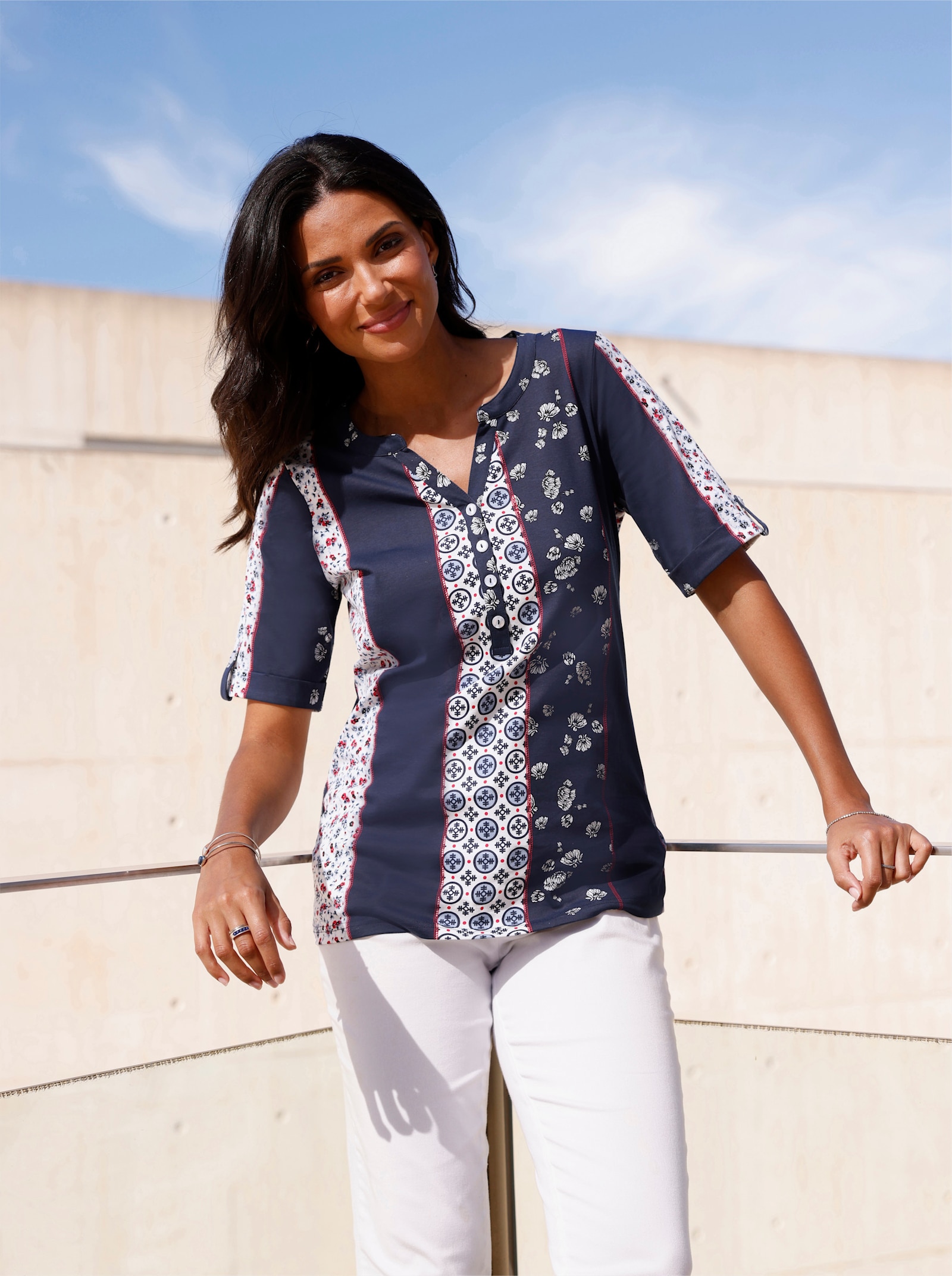 Kurzarmshirt mit etwas längerem Halbarm - marine-erdbeere-bedruckt