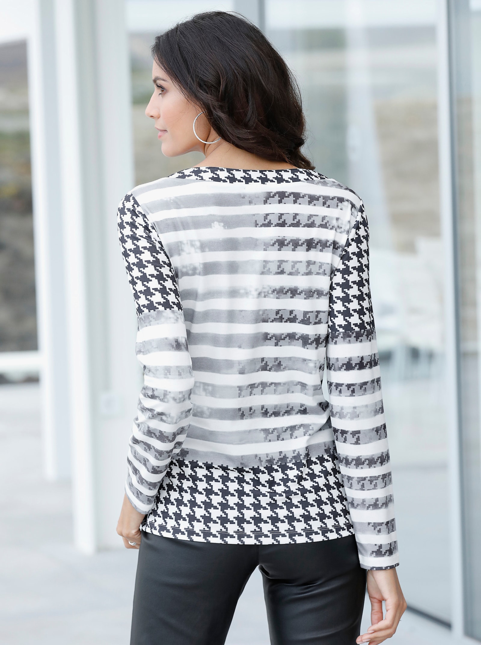 Langarmshirt mit Hahnentritt-Muster - schwarz-rot-bedruckt