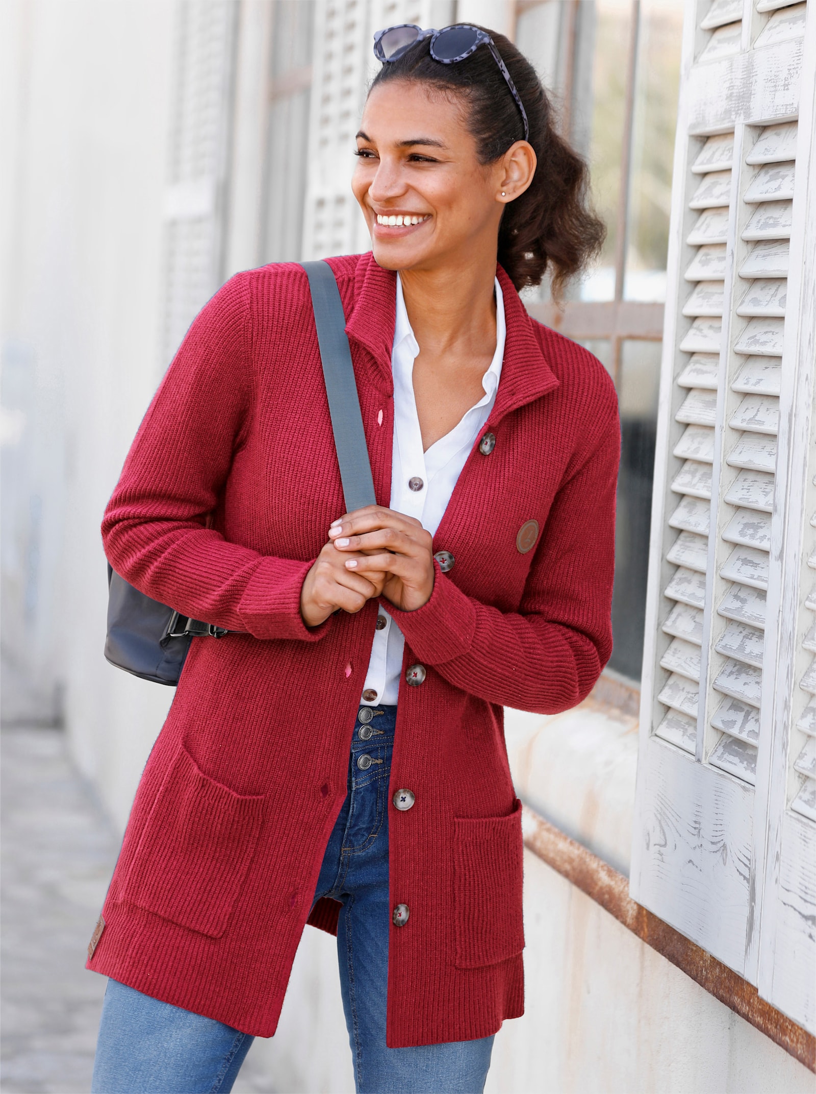 Longstrickjacke mit Stehkragen - rot