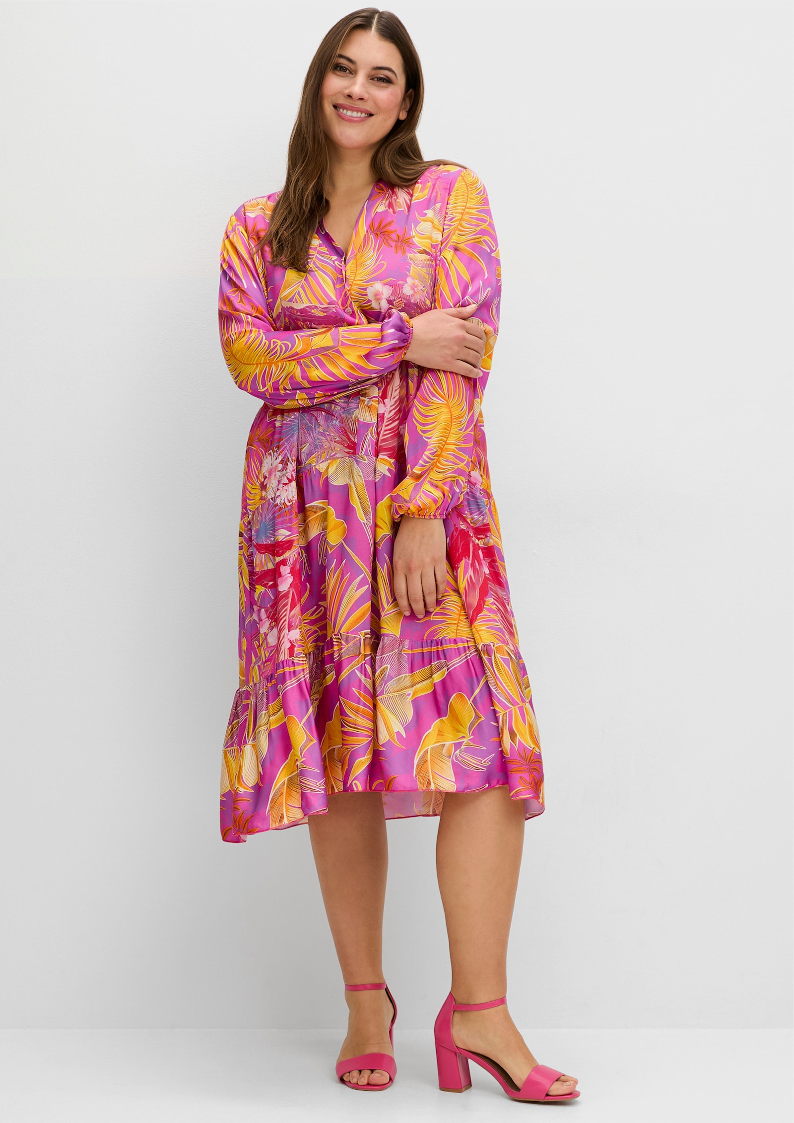 sheego loves miss goodlife Stufenkleid mit Alloverdruck - pink gemustert