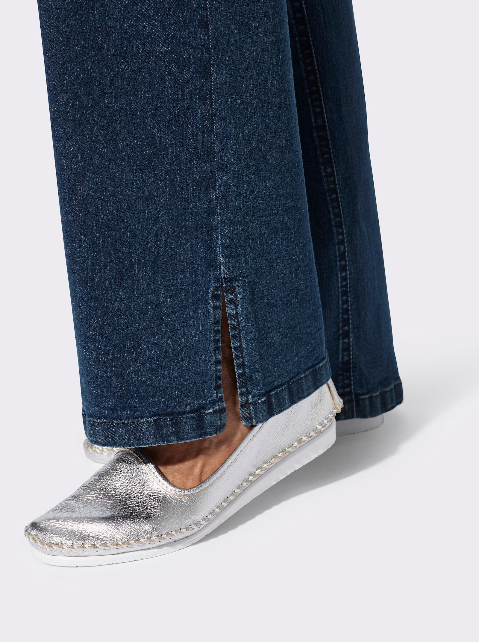 Jeans mit weitem Bein und Schlitz - blue-stone-washed