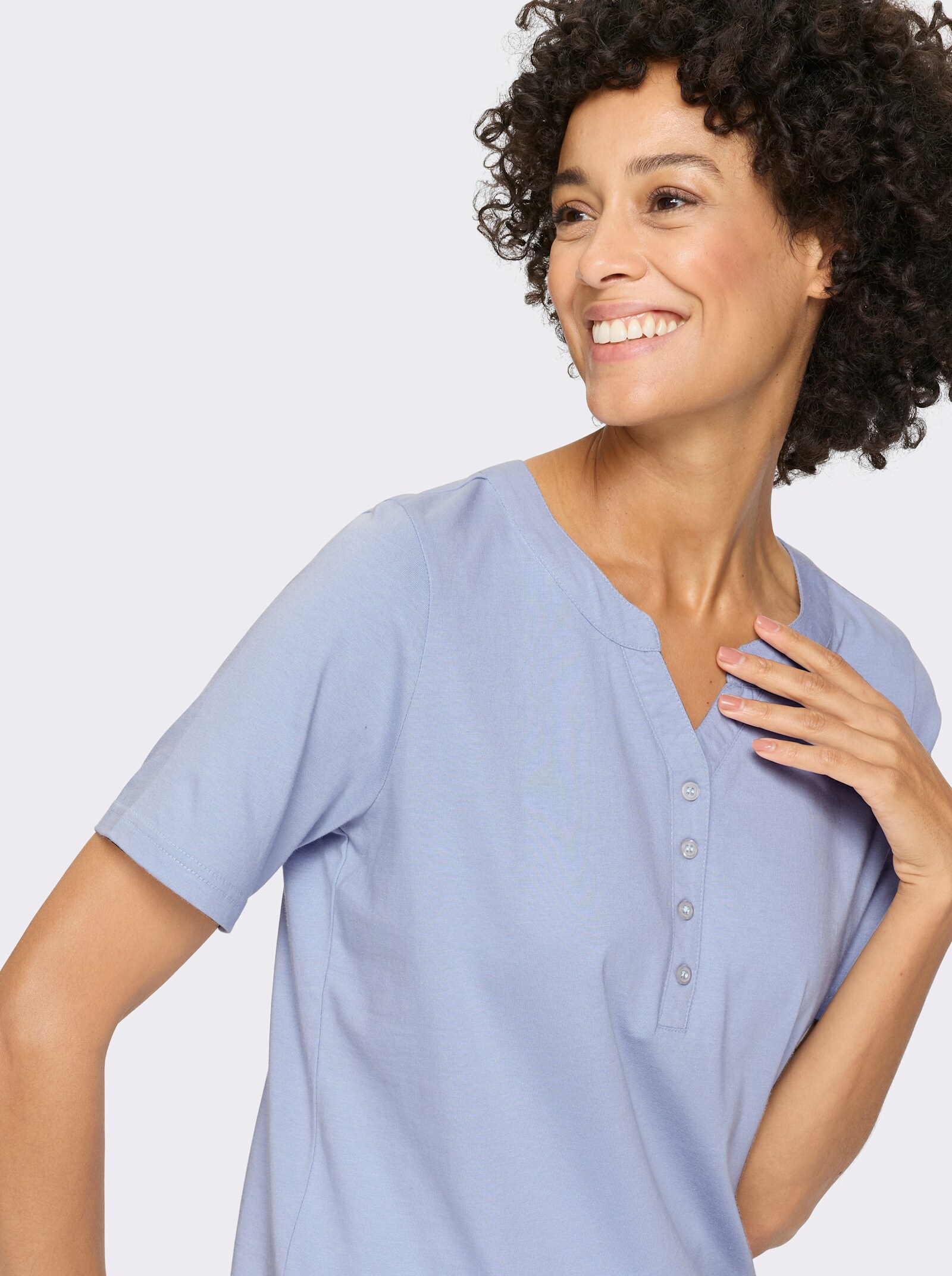 Kurzarmshirt mit Kontrastknöpfen - bleu