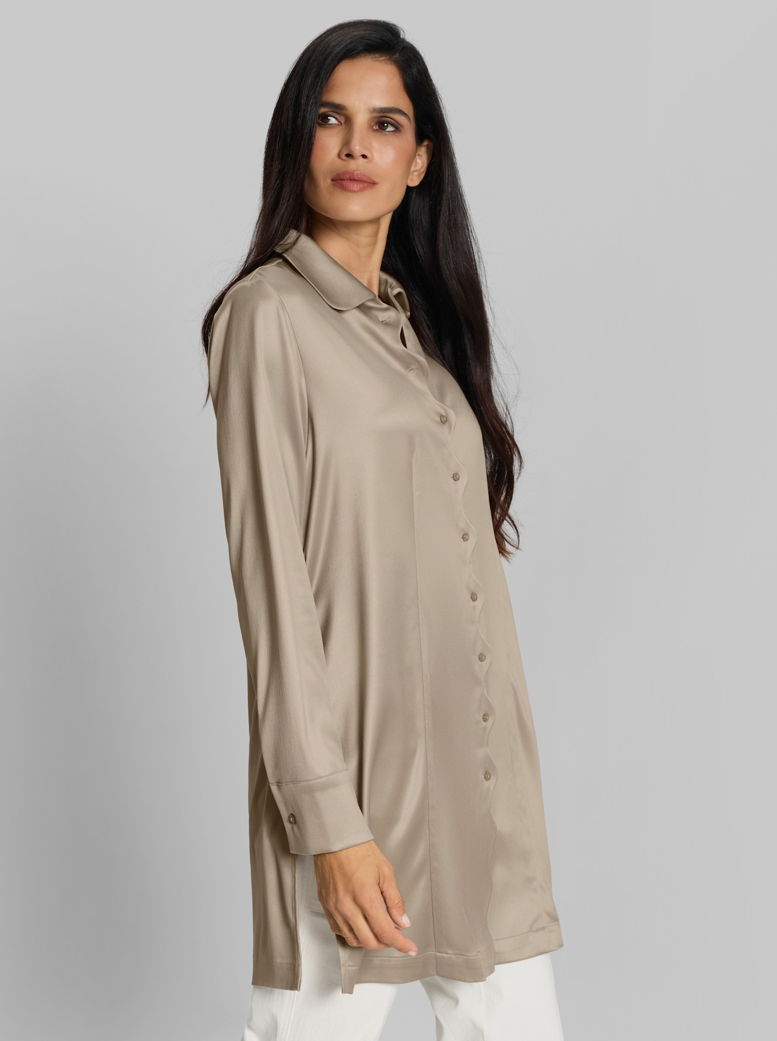 heine Longbluse im edlen Glanz - sand