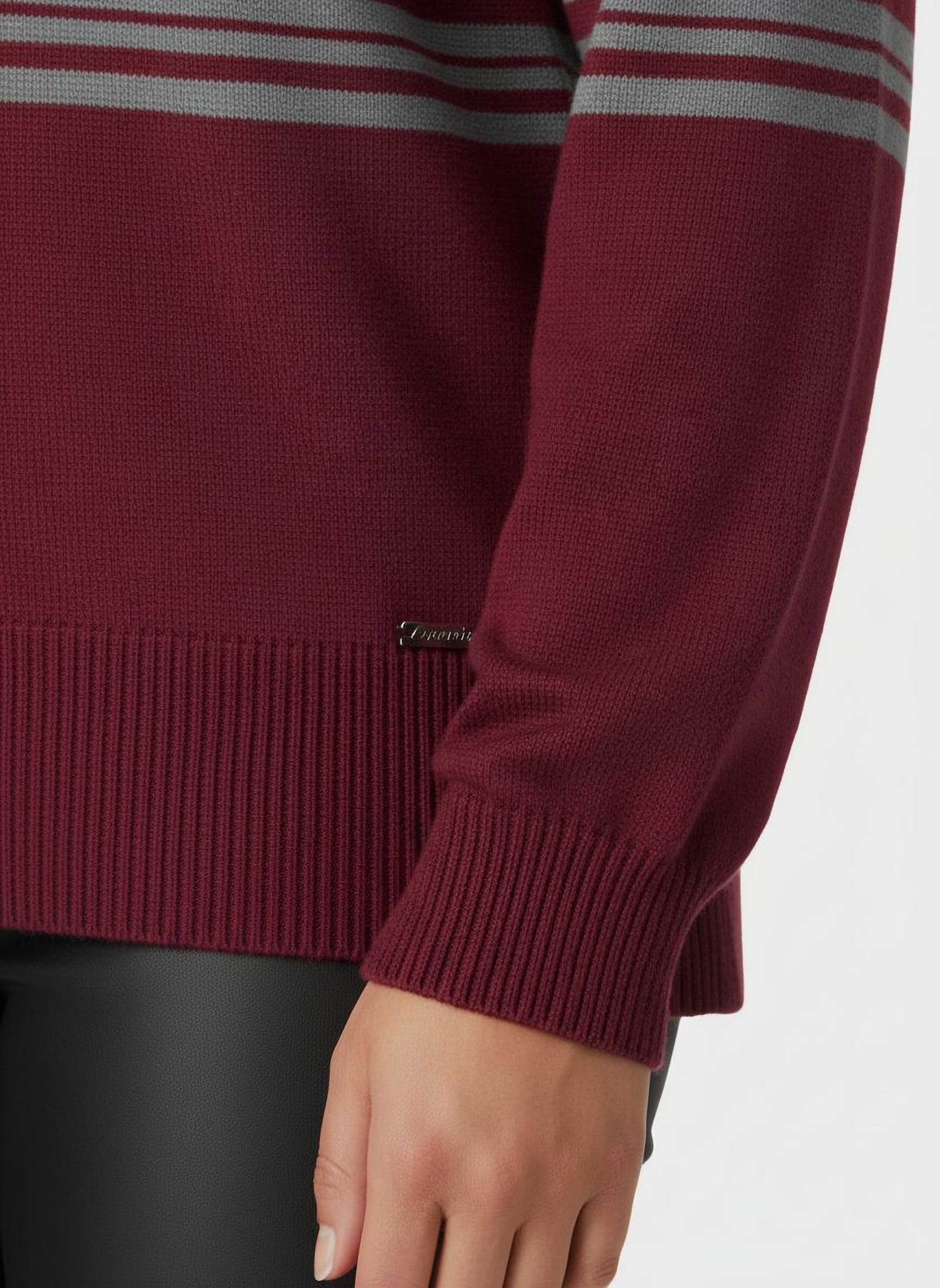 Stehkragenpullover mit Streifen - dunkelrot-grau-gestreift