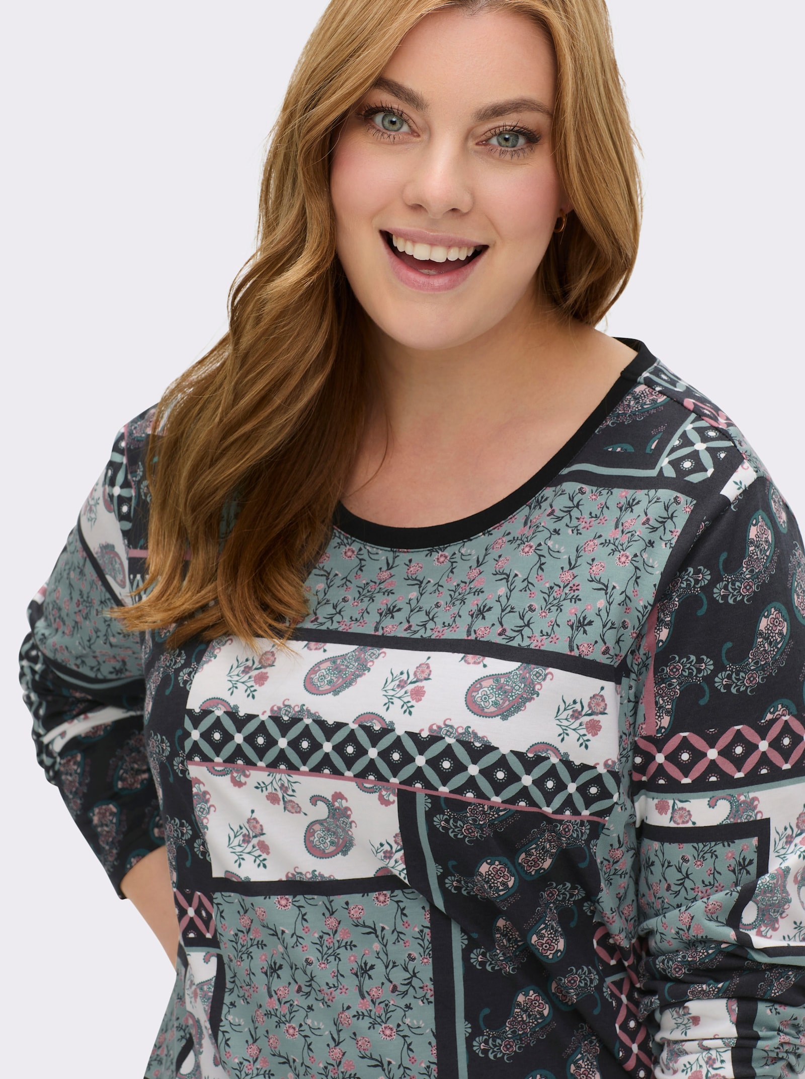 Langarmshirt im Patchwork-Dessin - wintertürkis-bedruckt